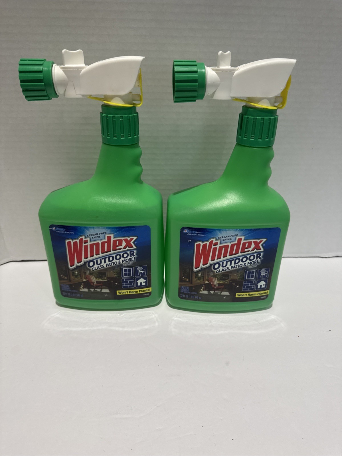 Windex Outdoor Glass Patio Cleaner Two 32 fl oz Spray Streak-Free Shine NOS