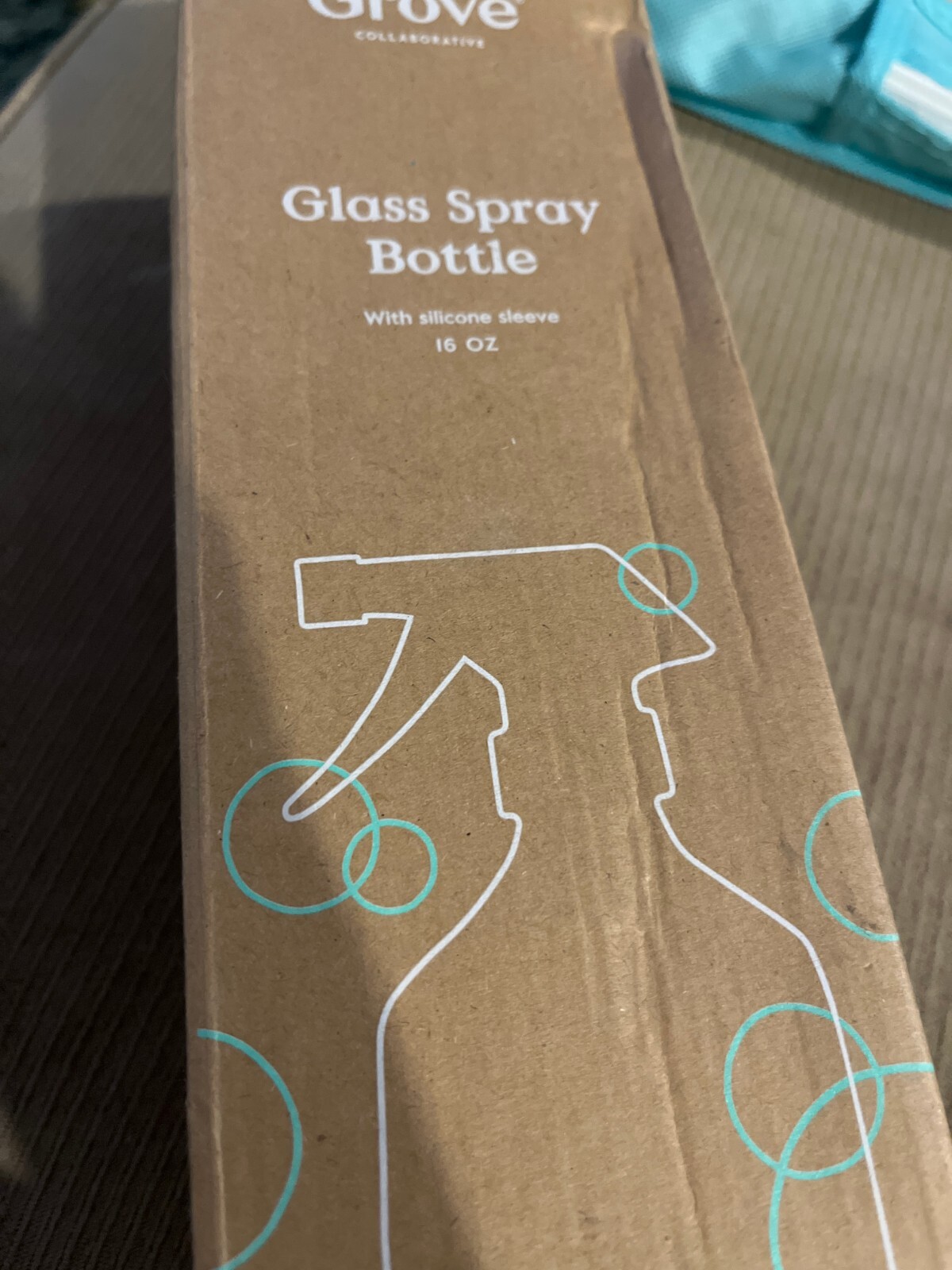 NIB Grove Collaborative 16 oz Glass Spray Bottle Silicone Sleeve Green