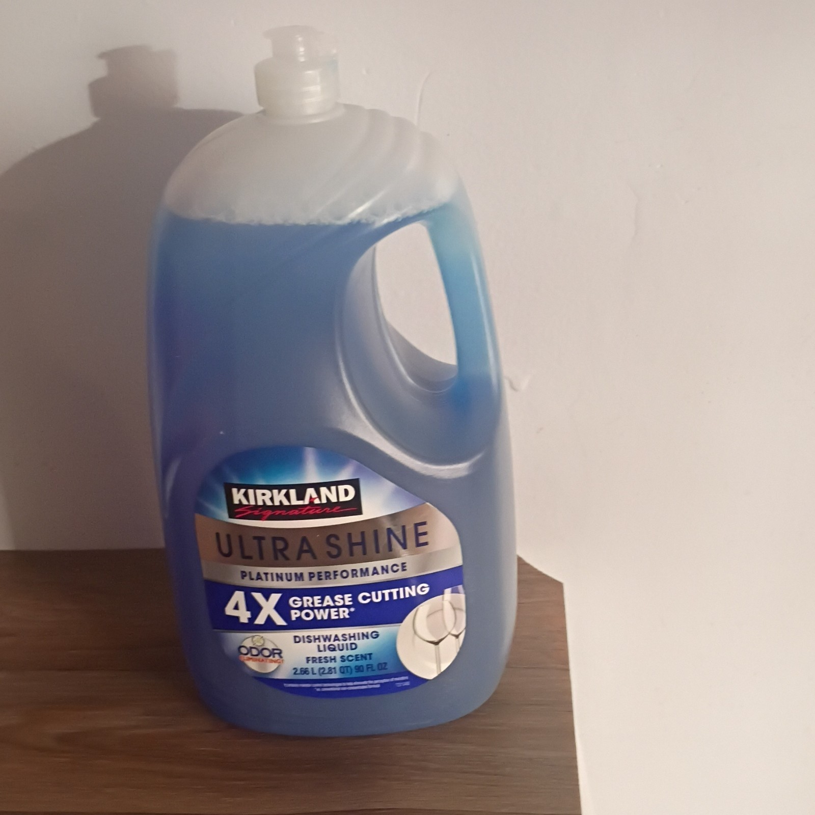 Kirkland Signature Ultra Shine Dishwashing Liquid, Fresh Scent 90 fl oz