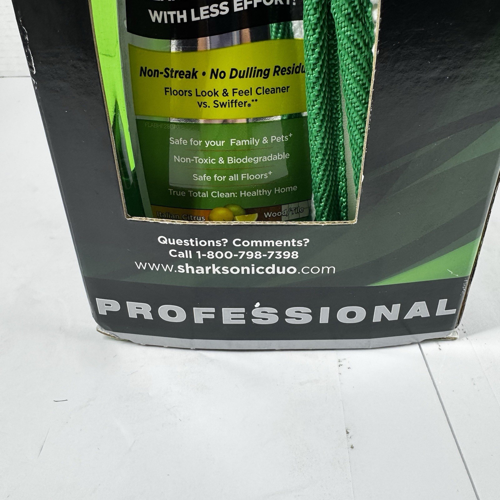 Shark Wood/Hard Floor Cleaner 28oz Italian Citrus Concentrate Washable Pad