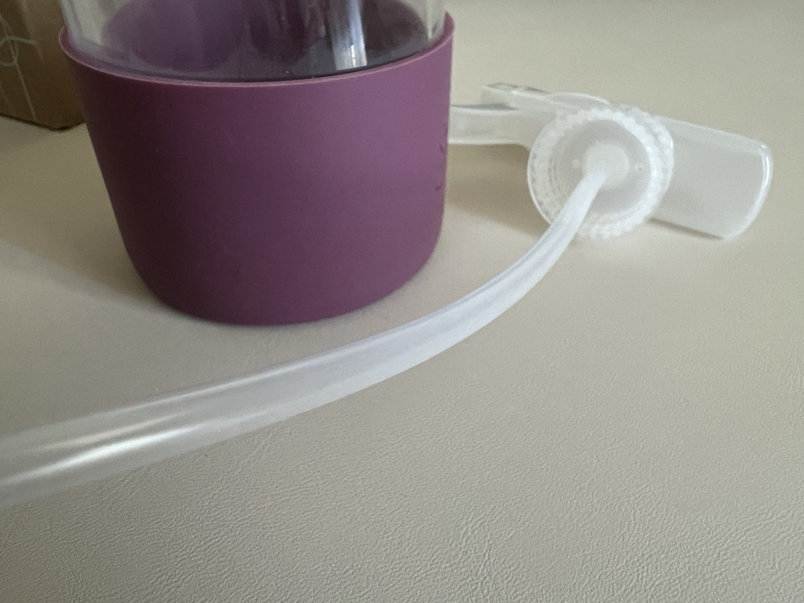 NIB Grove Glass Clean Spray Bottle Purple Silicone Sleeve