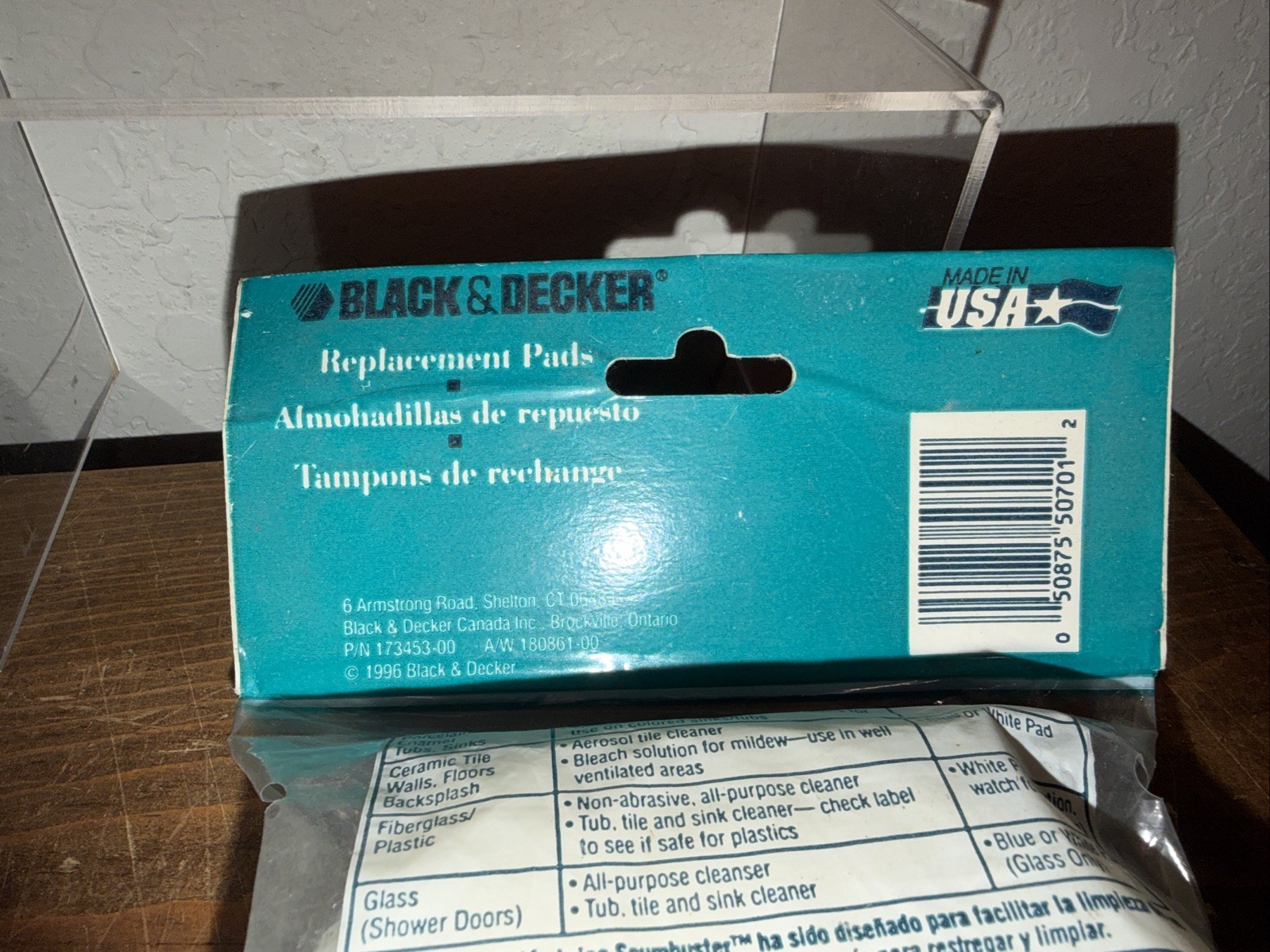 Black & Decker Scum Buster Refill Scrub Pads SBP4 (2 White & 2 Blue Pads) NEW!