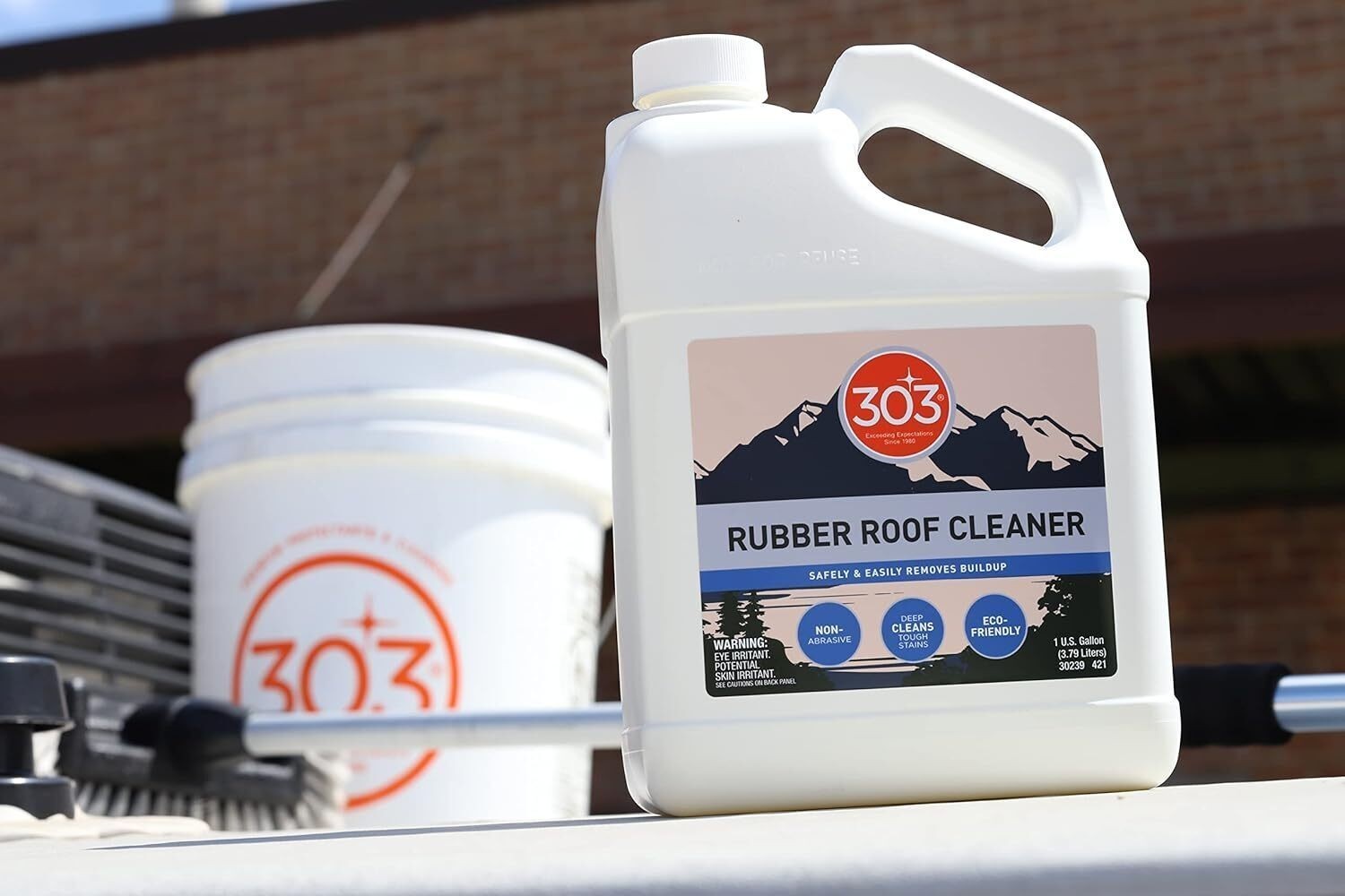 Rubber Roof Cleaner Safely Removes Build Up on The Roofs RVs Camper Pop-Ups New