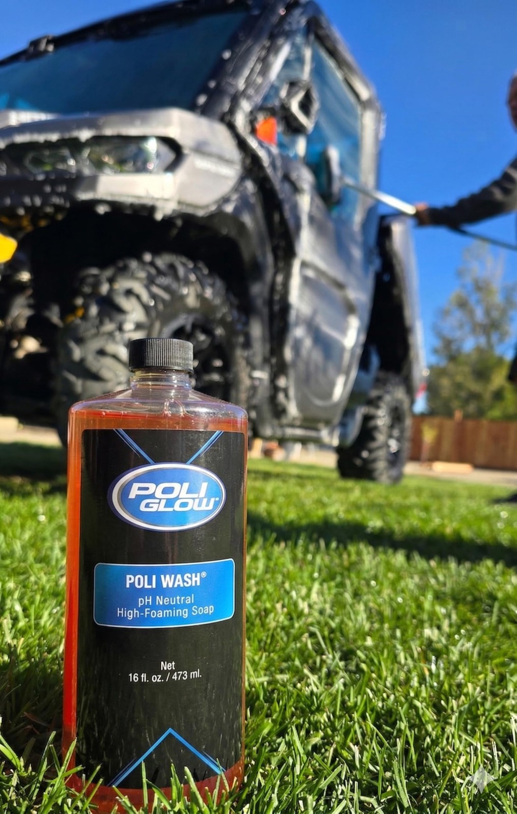 Poli Wash – 16 oz Concentrated Foaming Boat & RV Soap – pH Neutral, Biodegrad…