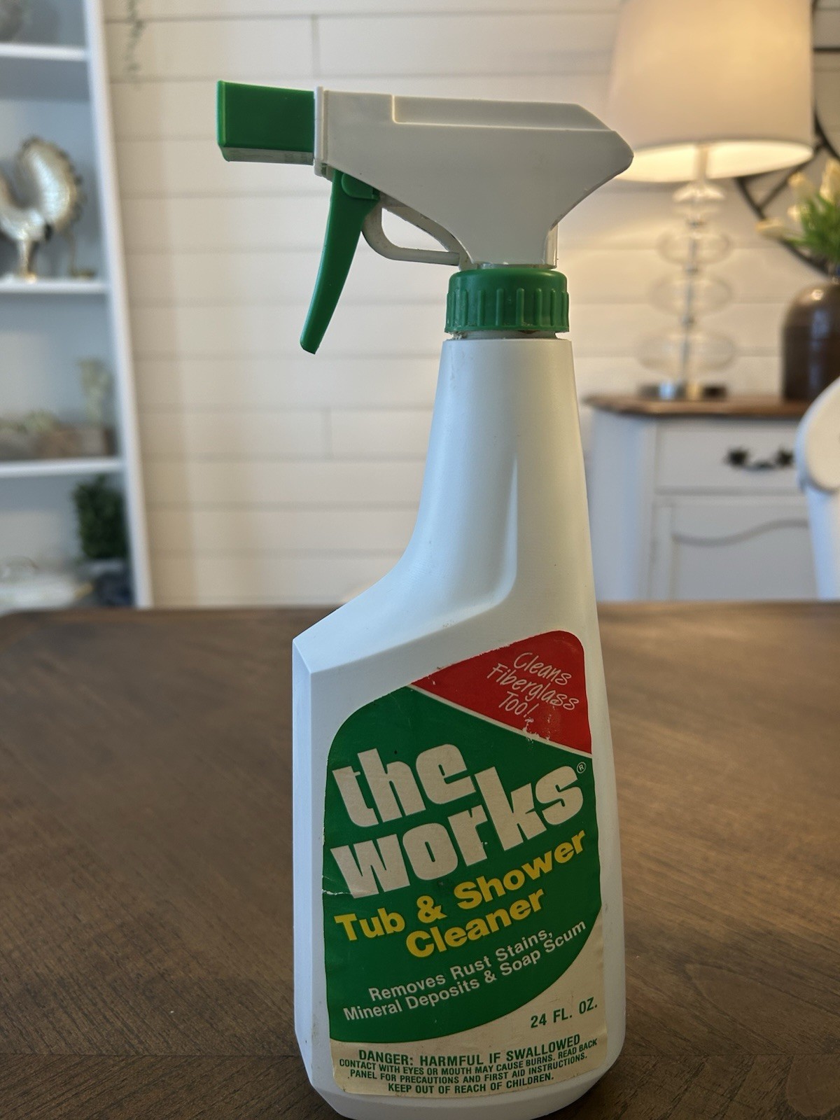 The Works Tub & Shower Cleaner (2) Rust Stains Hard Water Buildup See Descrip