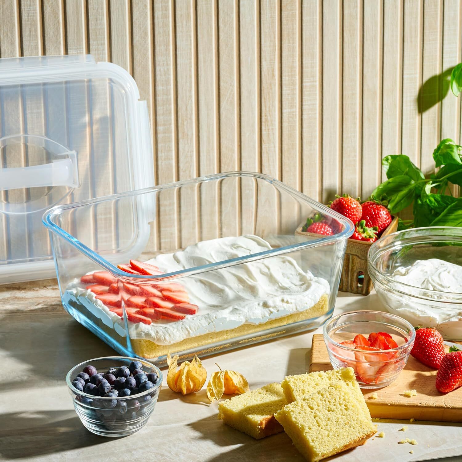 Oven Safe Glass Food Storage Container with Airtight Locking Lid and Handle