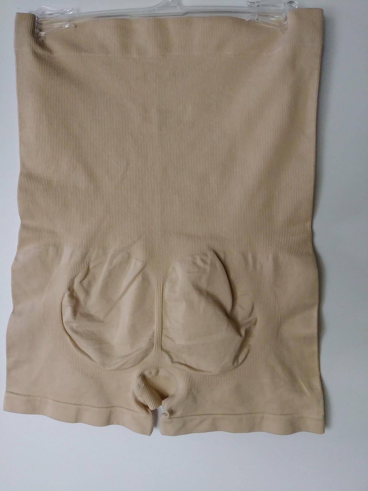 BLACK FUCHSIA HI-WAIST SEAMLESS BEIGE BRIEFER SZ M. NWOT.