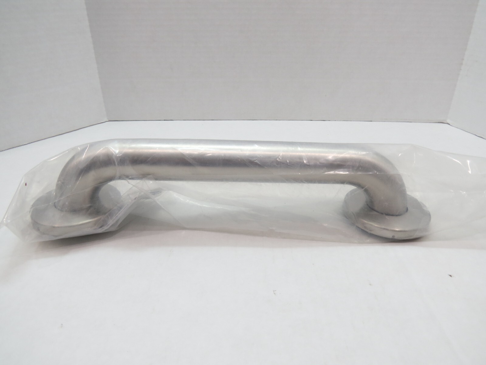 Moen 8912 Bathroom Safety 12-Inch Stainless Steel Bathroom Grab Bar (I2E676C)