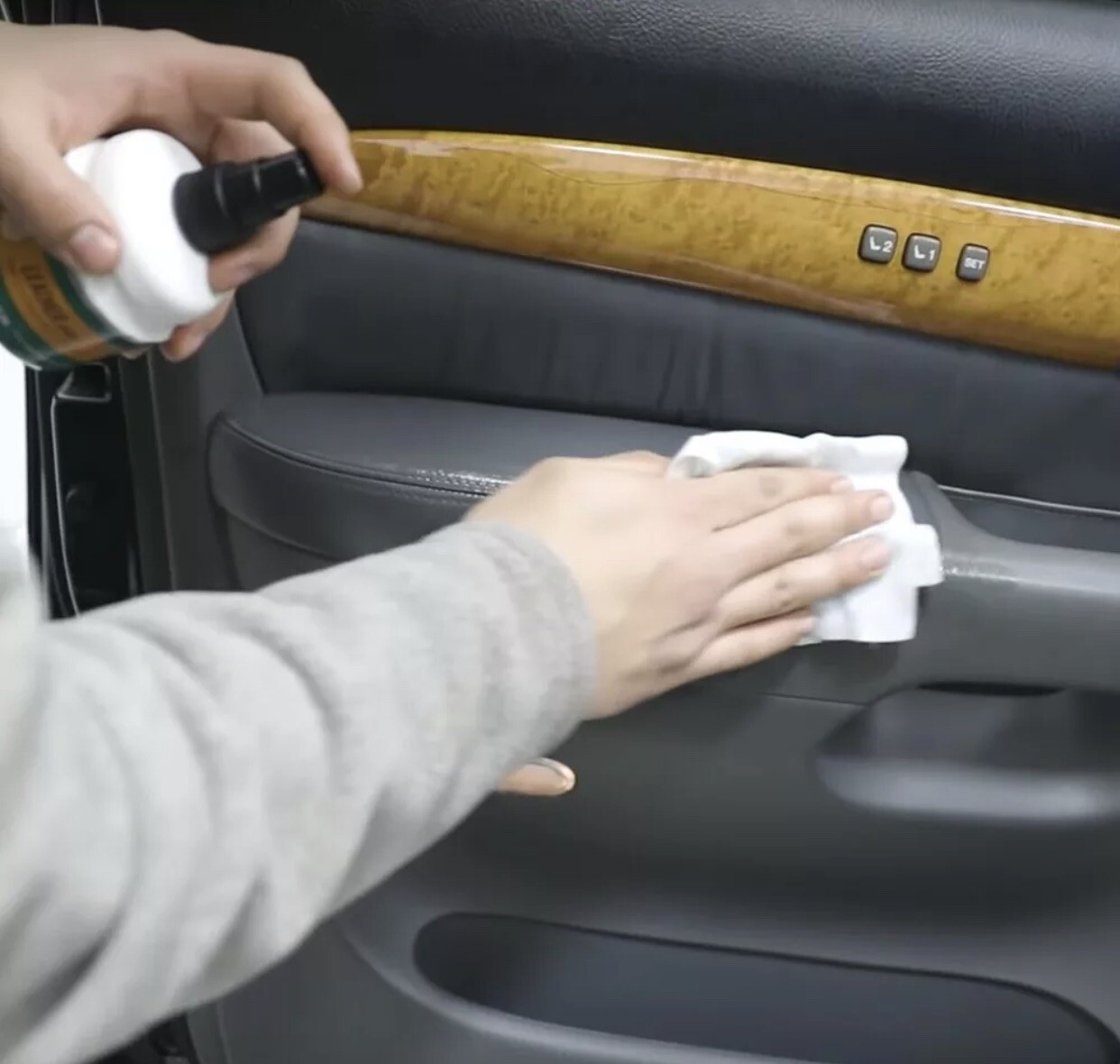 Turtle Wax Spray & Wipe Car Interior Wipes (Leather)