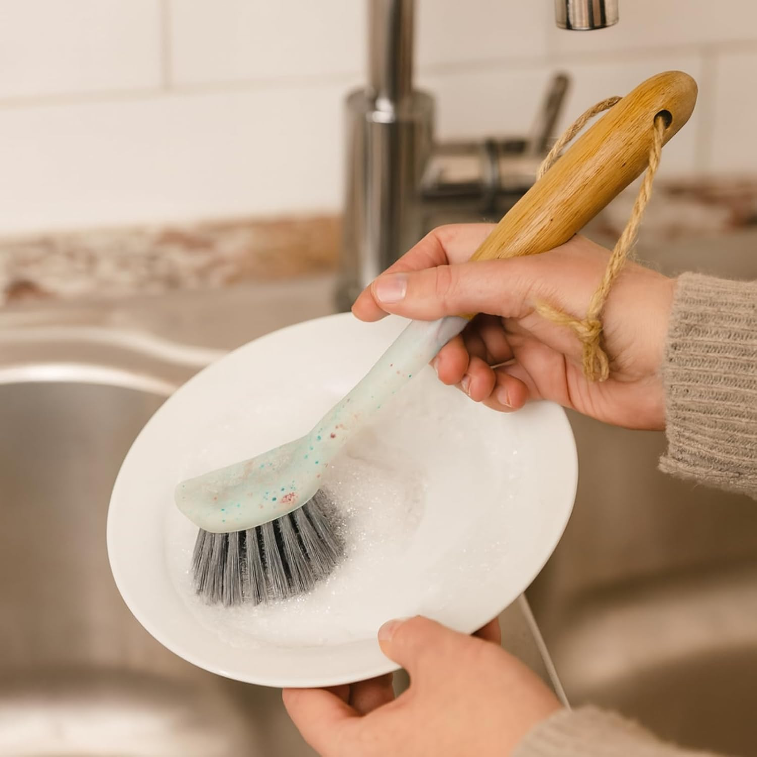 1pc Dish Brush with 9 Inch Bamboo Handle Household Essentials Cleaning Supplies