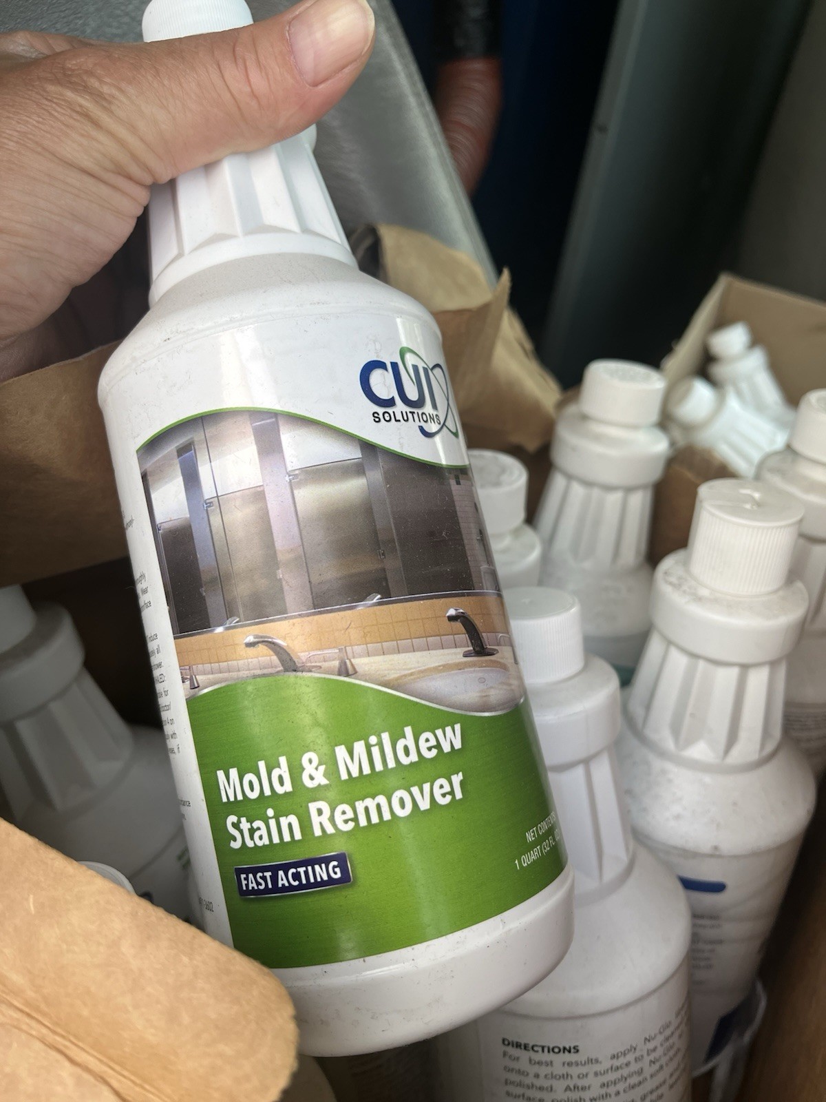 CUI Solutions Fast Acting Bathroom Mold & Mildew Stain Remover Liquid 12 x 32 oz
