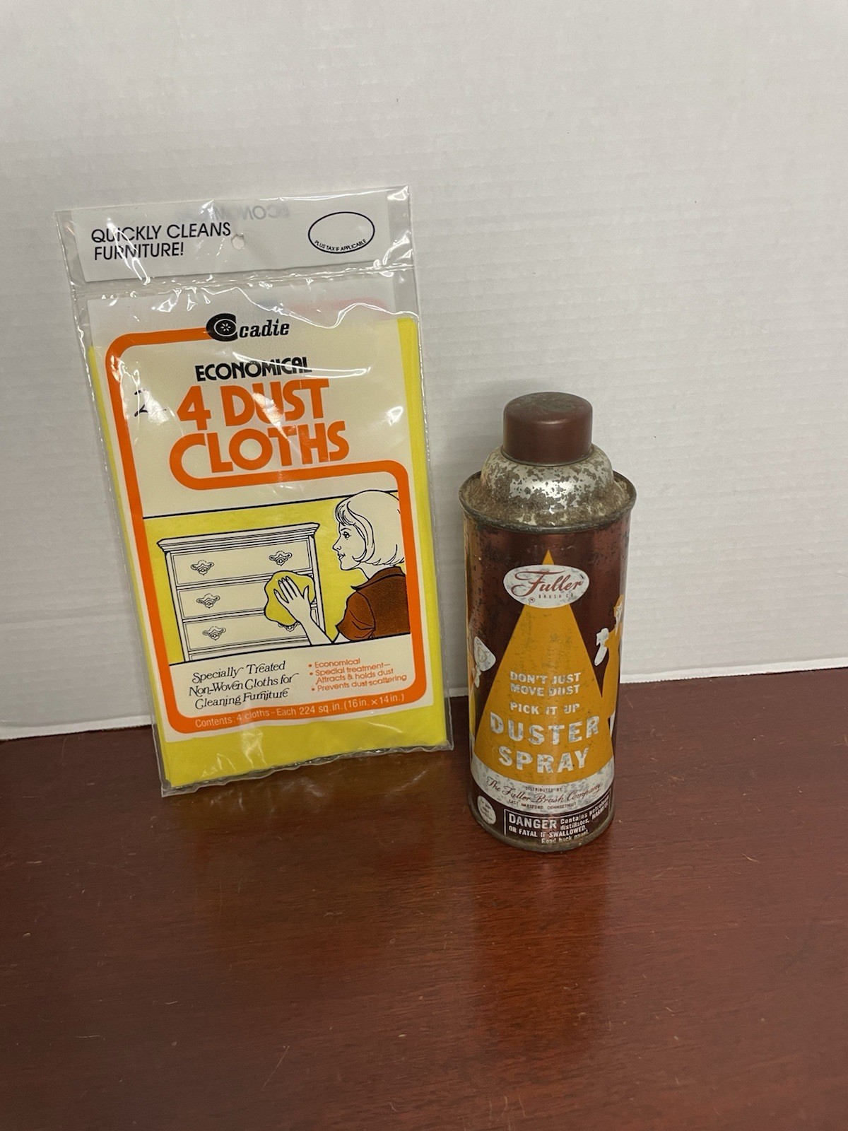 Vintage Fuller Brush Duster Spray Can Made In USA Container & Dust Cloths