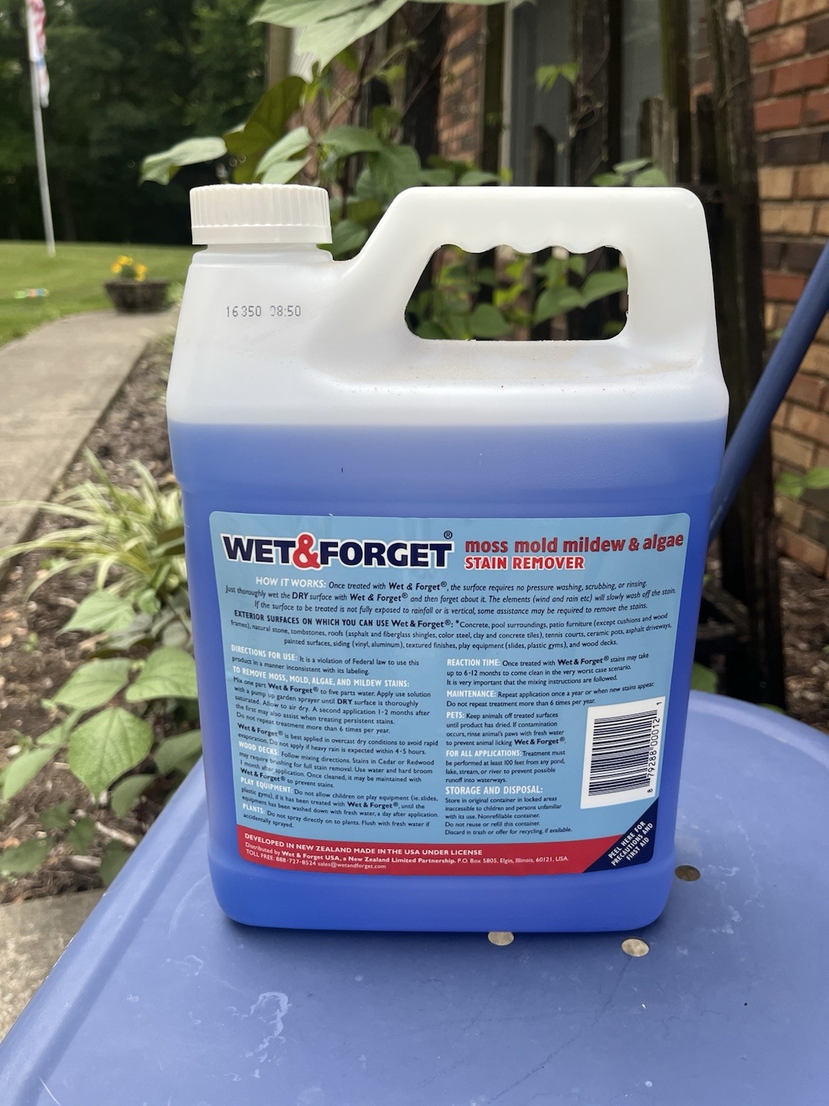 Wet & Forget Outdoor Cleaner Concentrate 0.75 Gallons Exterior Surfaces