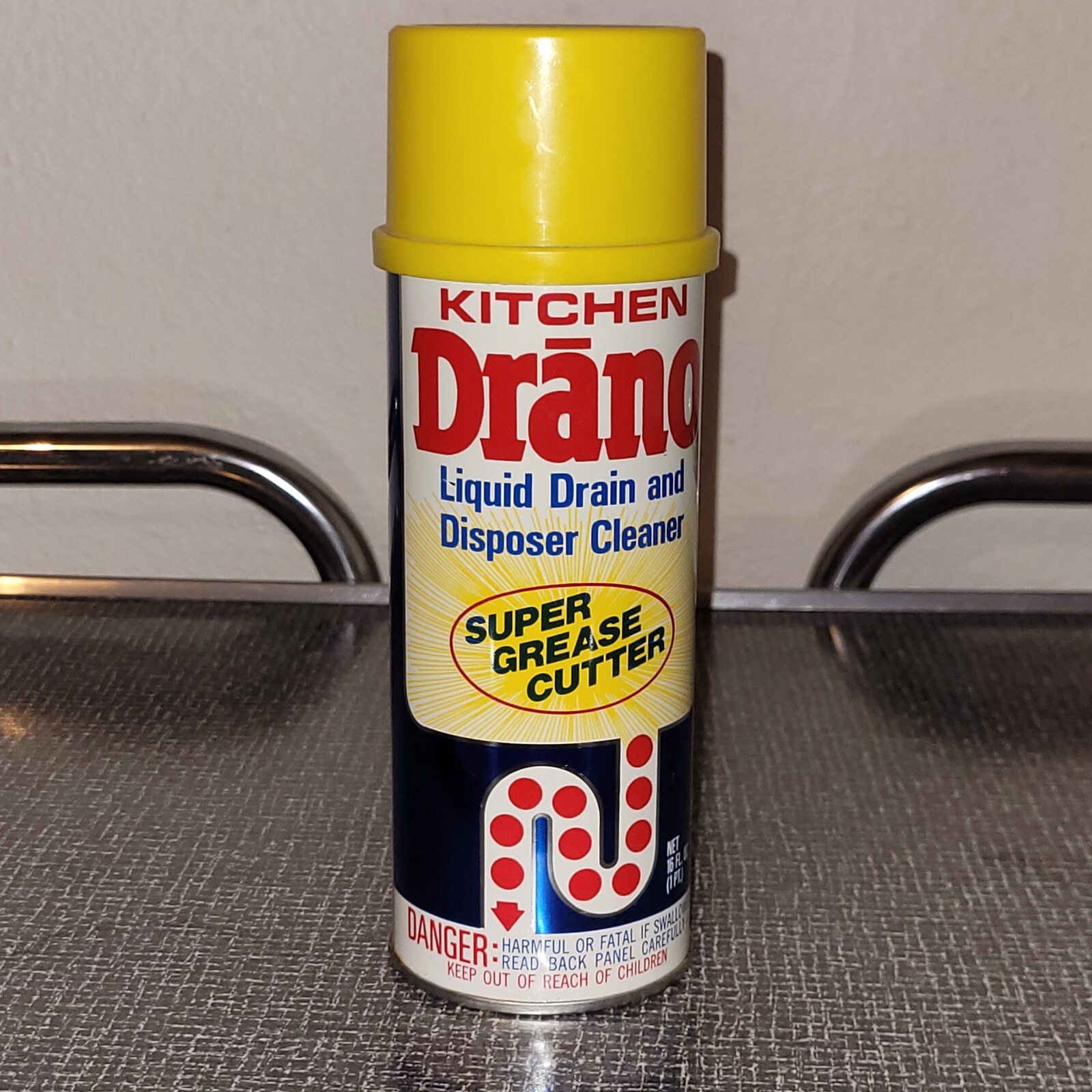 NOS VTG KITCHEN Drano Liquid Drain & Disposer Cleaner Metal Cone Top Can 1971