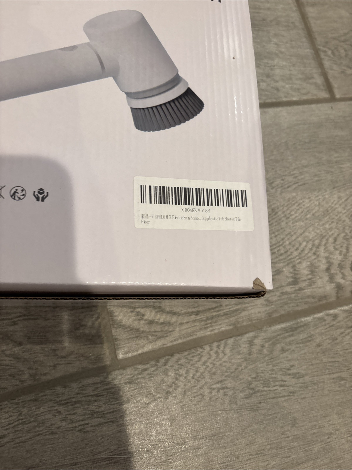 Electrical cleaning brush with six different cleaning heads made in China