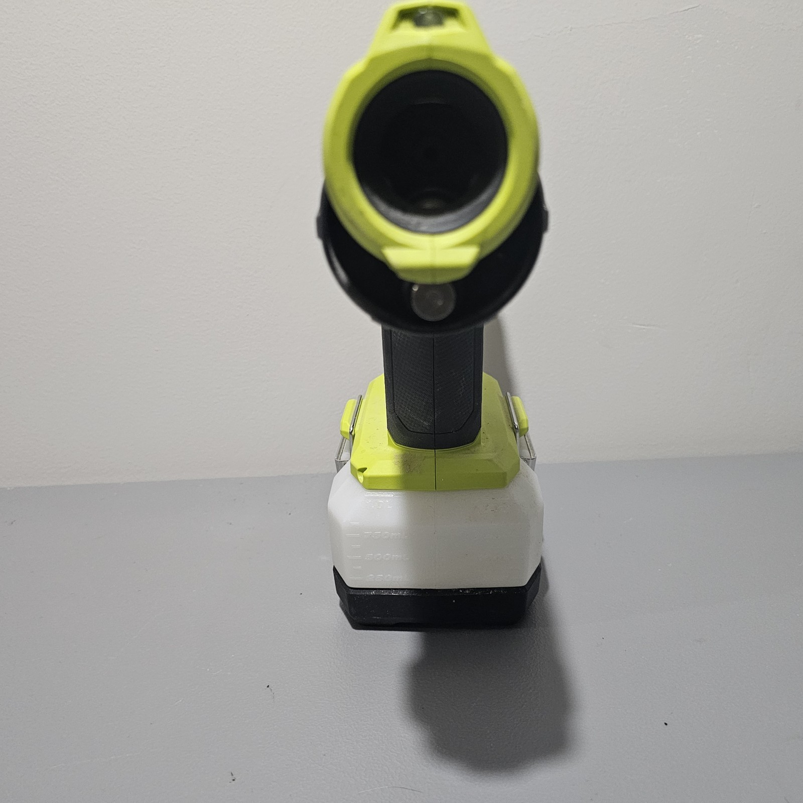RYOBI ONE+ 18V Cordless Electrostatic Handheld Sprayer PSP02 0.5 Gal Tank