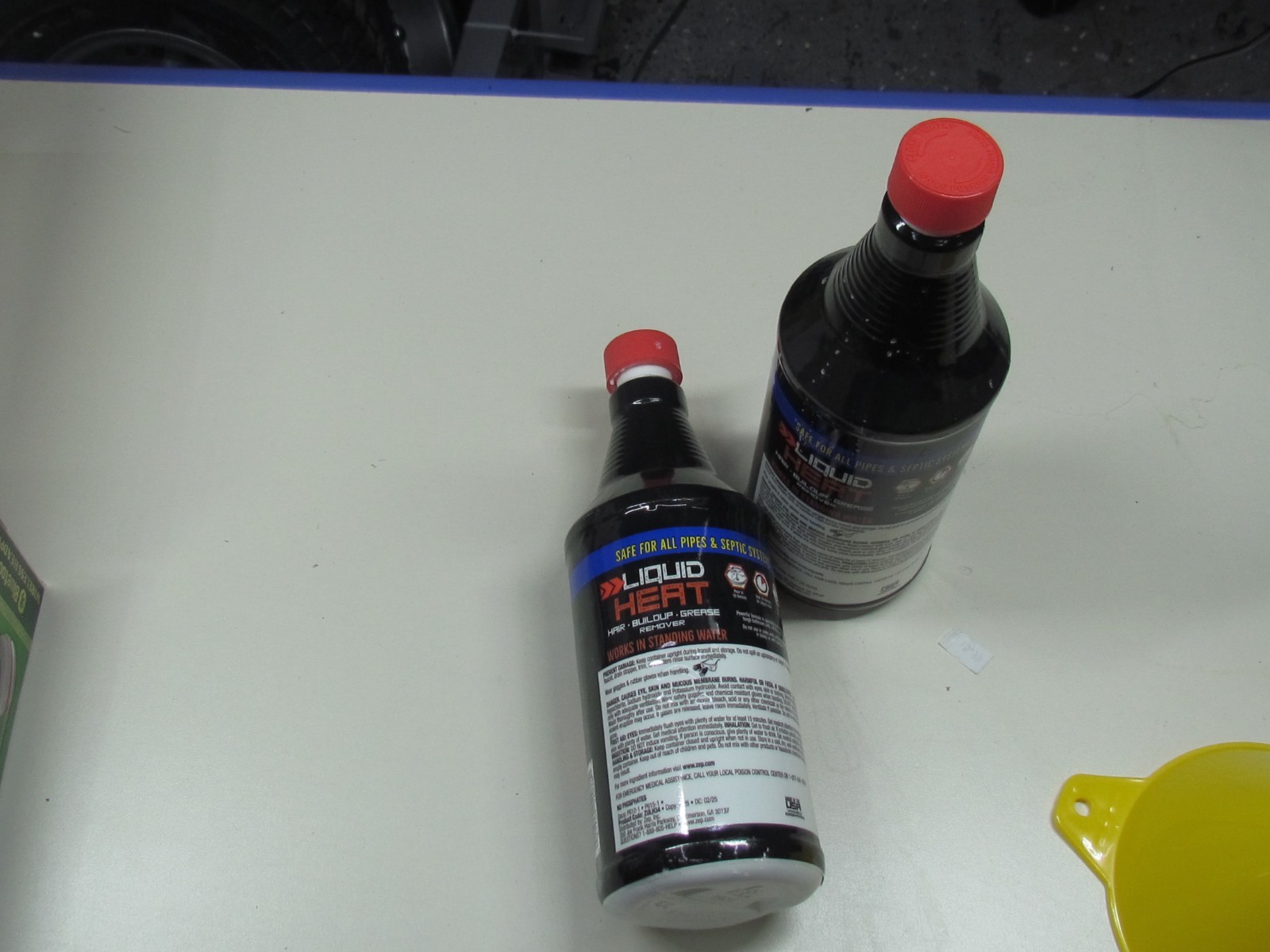 ZEP Liquid Heat Hair -Buildup- Grease Remover Safe For All Pipes 32 OZ Pack of 2