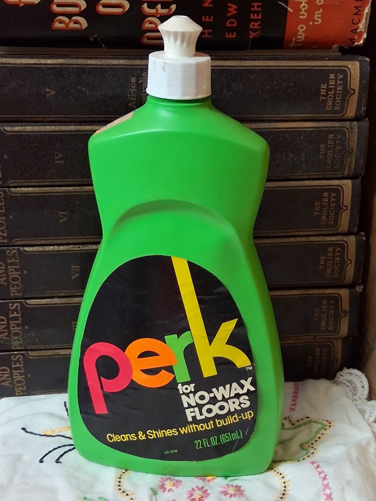 Vintage 22 oz Perk Floor No Wax Floors Cleans & Shines Linoleum Full Unopened