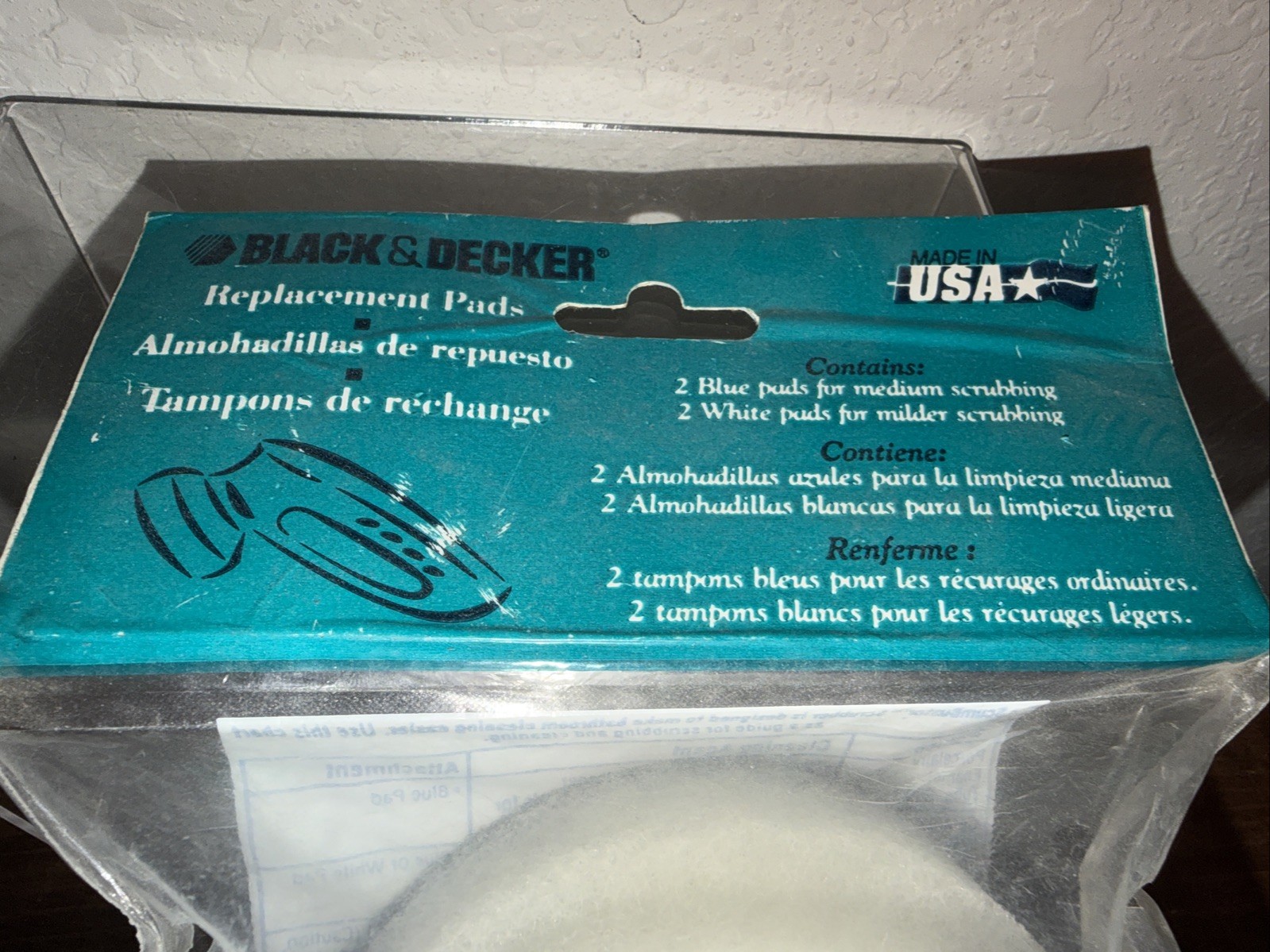 Black & Decker Scum Buster Refill Scrub Pads SBP4 (2 White & 2 Blue Pads) NEW!