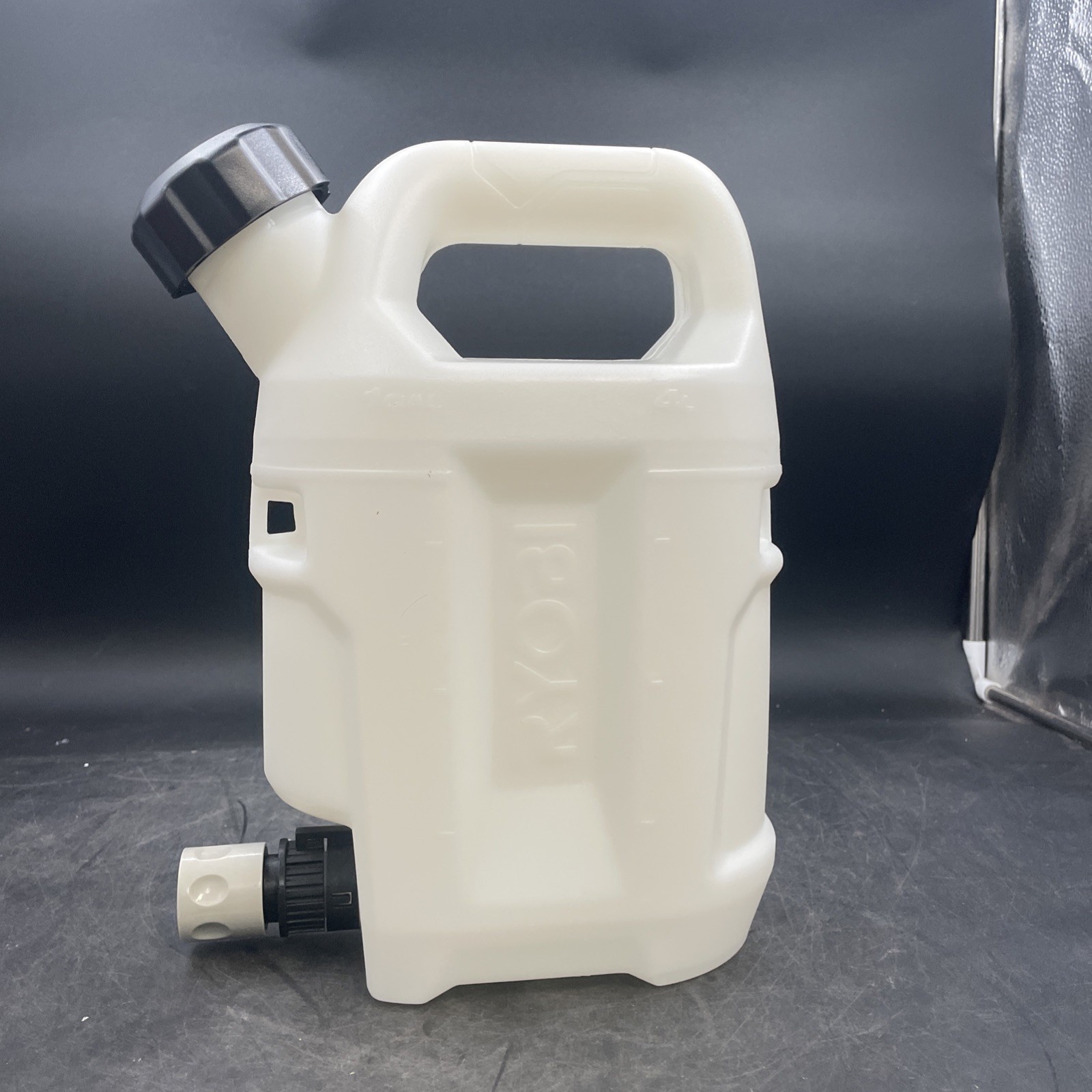 RYOBI P2870 1 Gal. 18v Electrostatic Sprayer Kit (OPEN BOX)