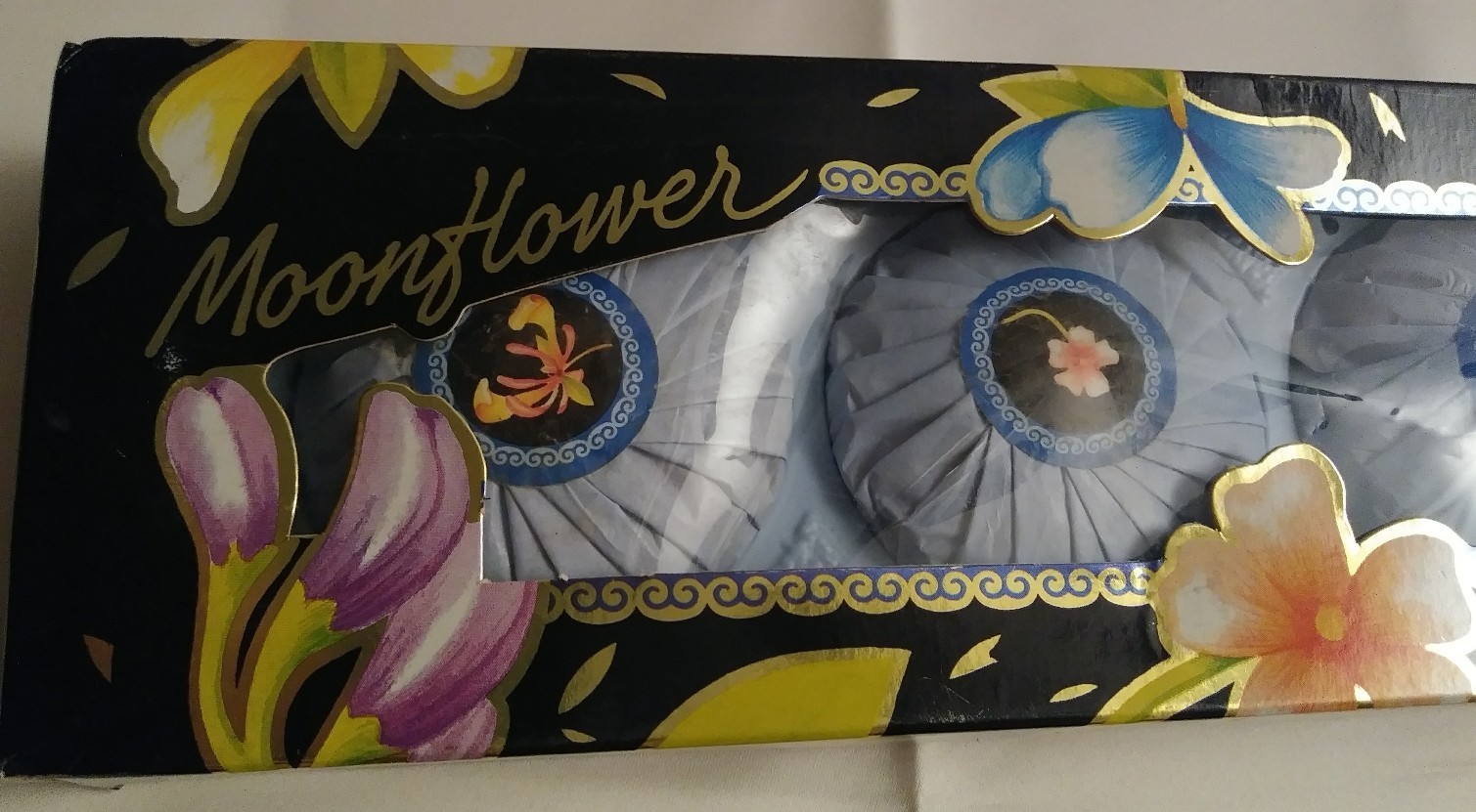 MOONFLOWER SOAP SET OF 4 PLEAT-WRAPPED SOAPS 2.5 OZ. 70 G COSMETICS BY CAMBRIDGE