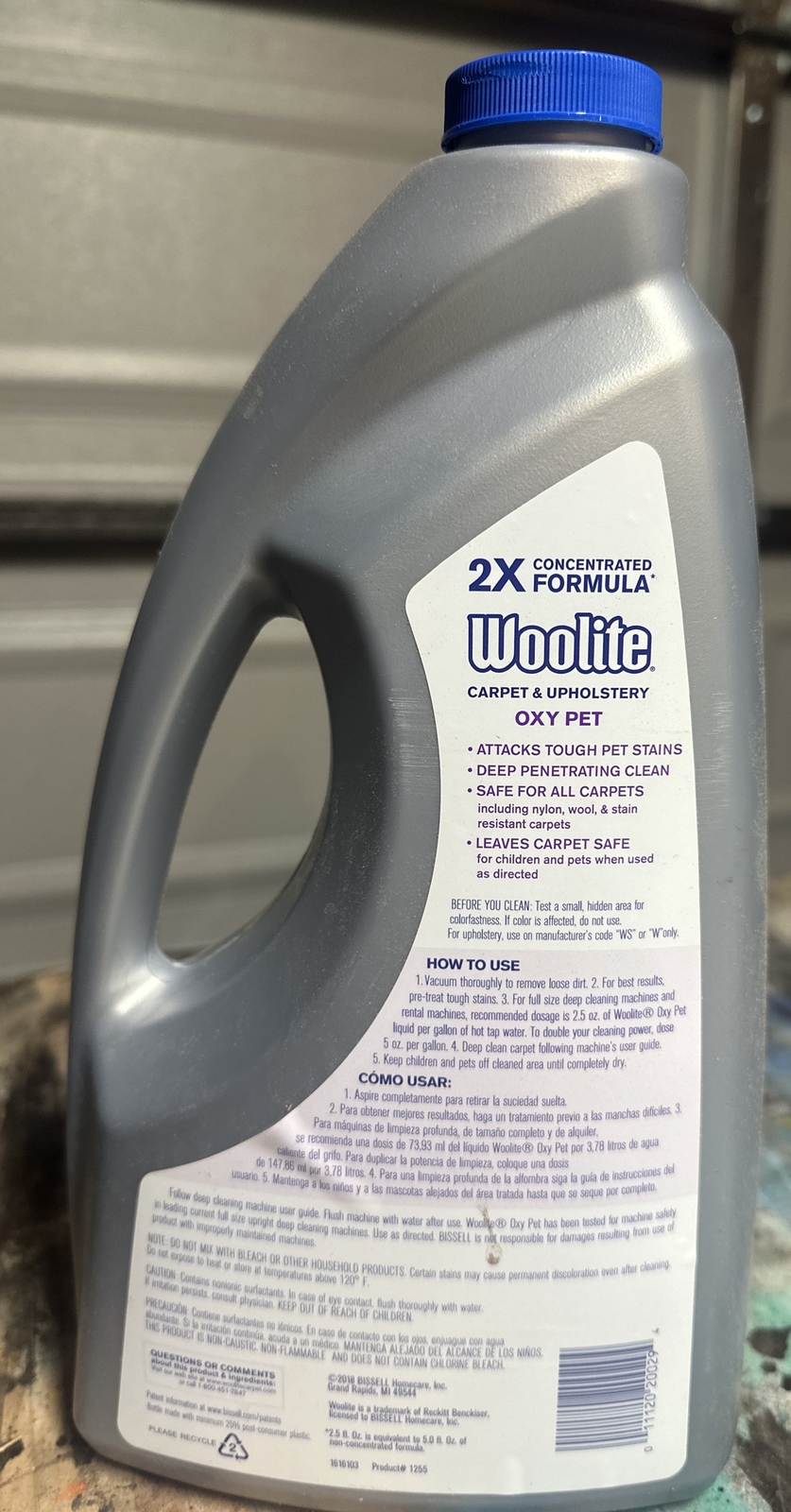 Woolite Carpet & Upholstery Cleaner Oxy Pet 64 Fl Oz Attacks Stains