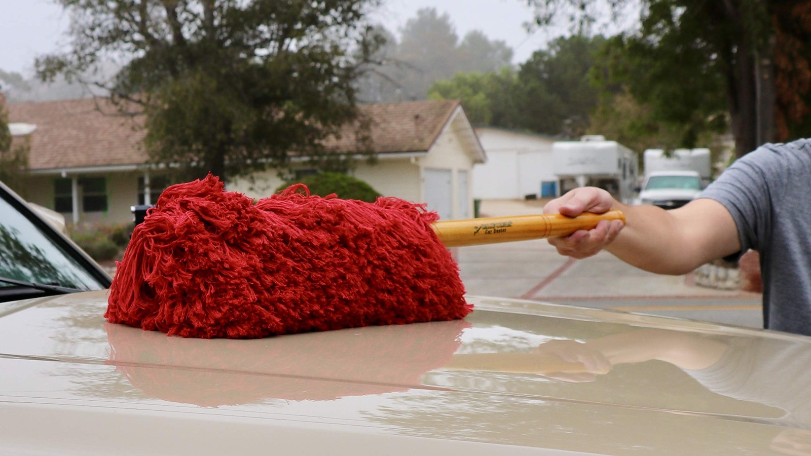 Ar Duster Super Duster Red Xlarge Truck And Suv Duster With Wood Handle 73668