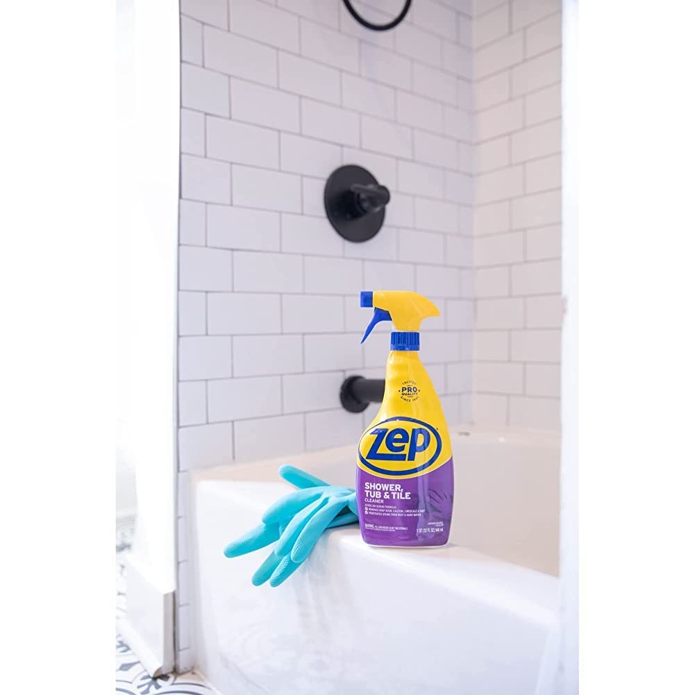 Zep Commercial Acidic Bathroom Cleaner 32 Fl Oz Removes Soap Scum and Scale