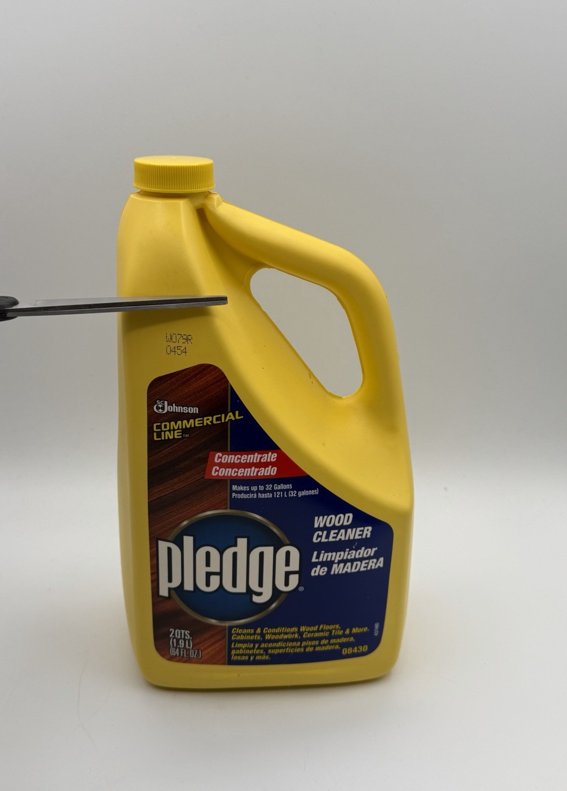 (1) Pledge Commercial Line Wood Floor Cleaner 64 fl oz.