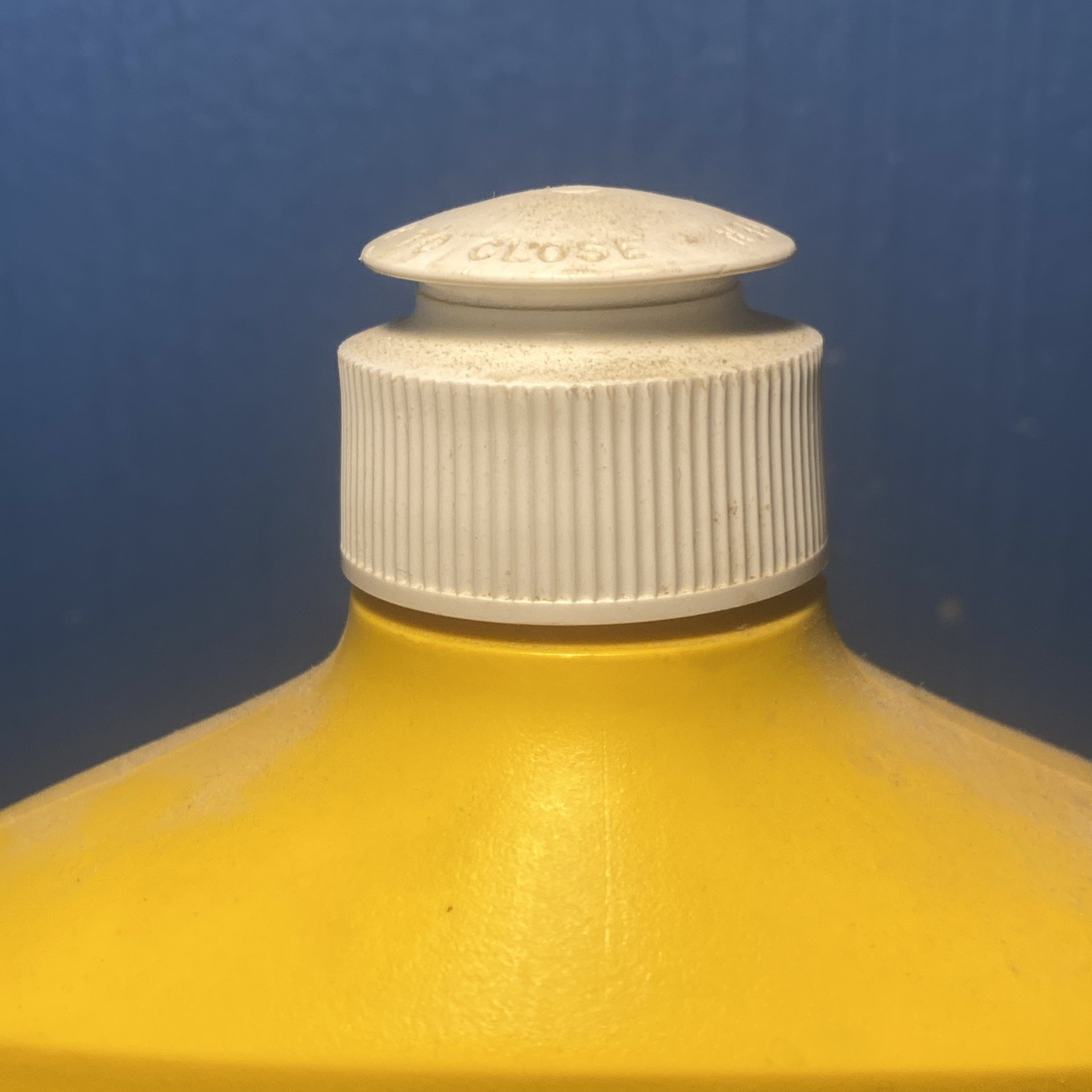 VINTAGE Johnson BRITE For No Wax Floors 32 fl oz Bottle – 1982 Cleaner, 60% Full