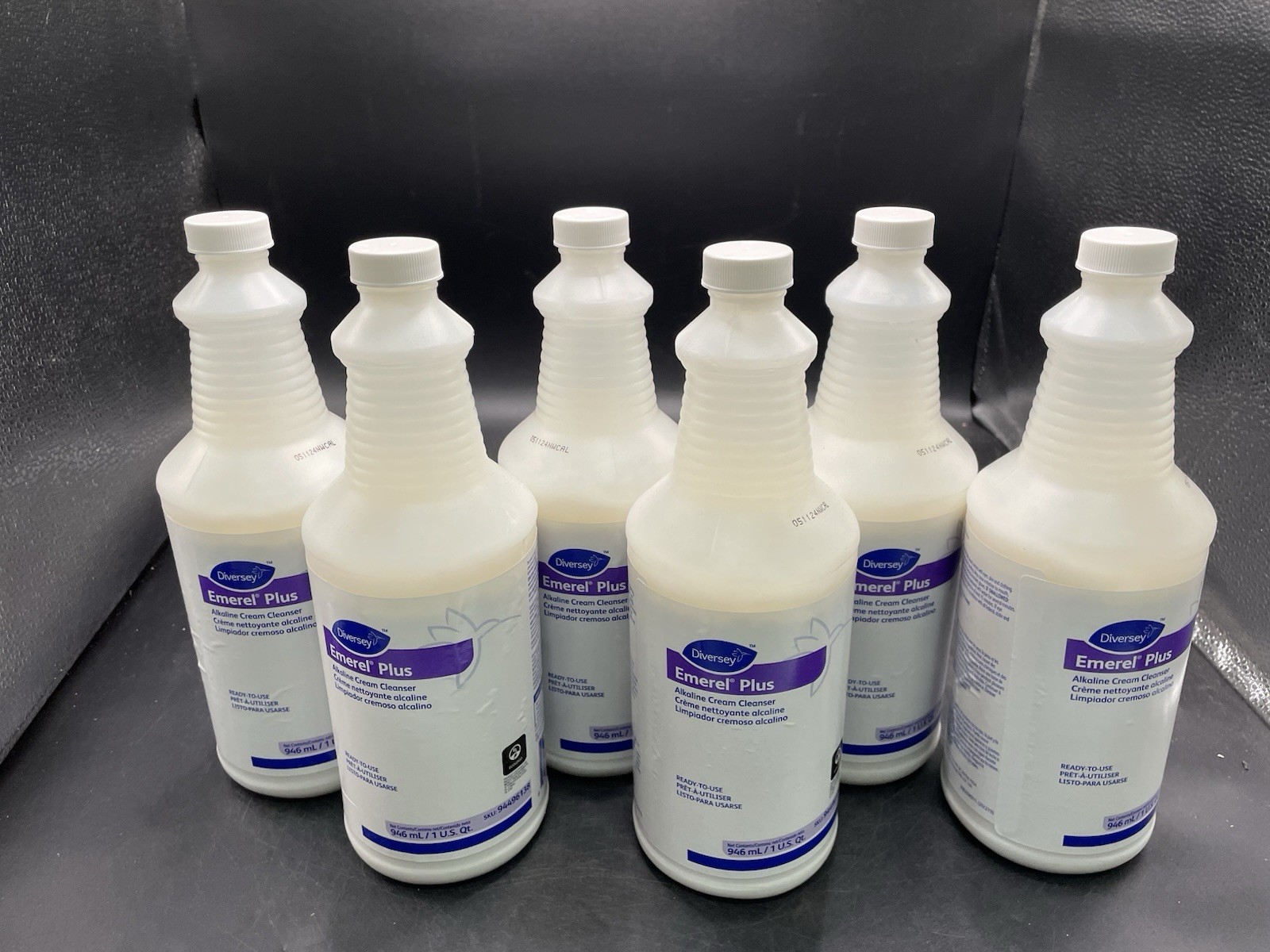 Pack Of 6 Diversey 94995295 Emerel Multi-Surface Creme Cleanser Fresh Scent