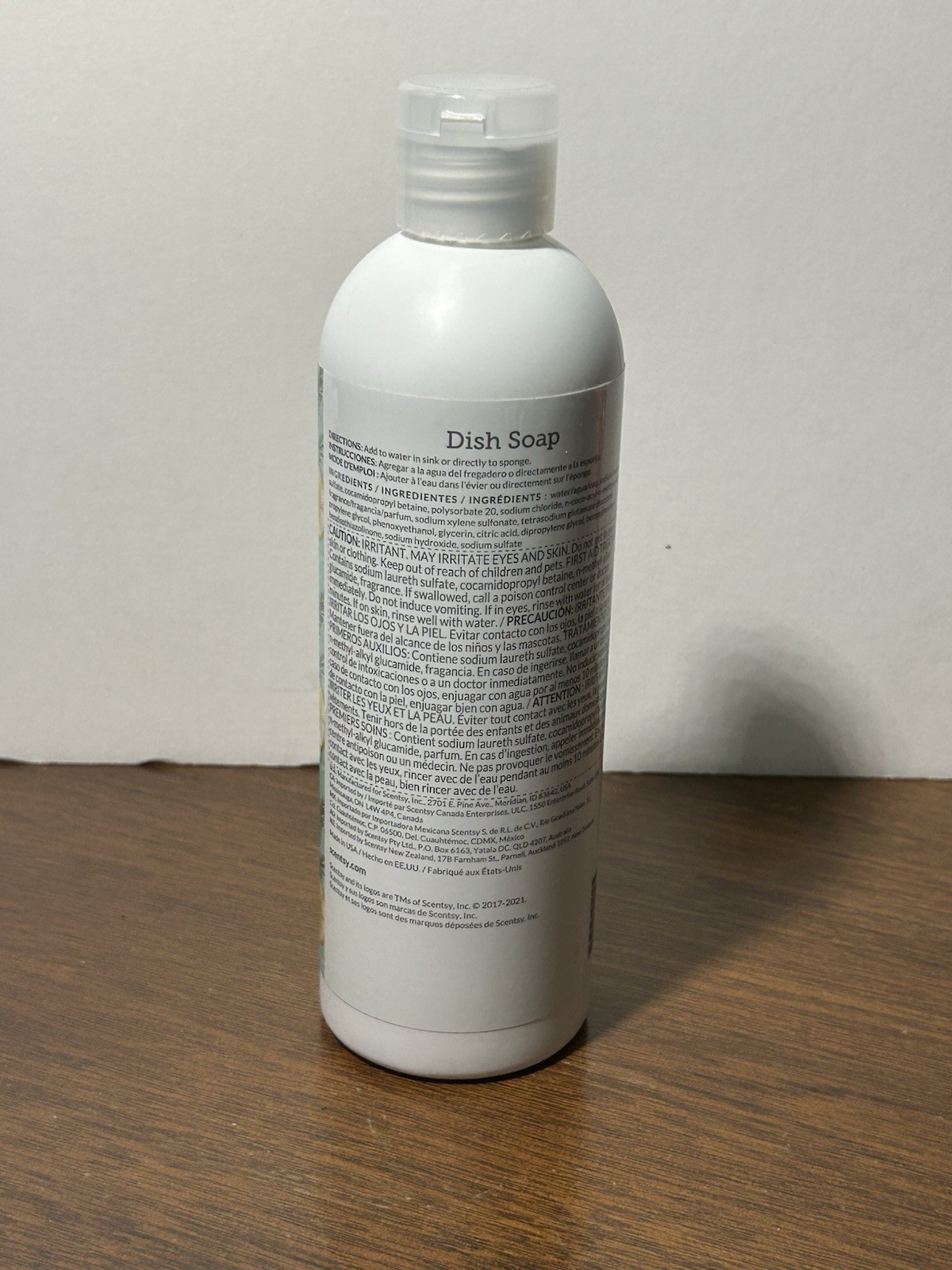 Scentsy Dish Soap Very Snowy Spruece 16 oz Sealed New