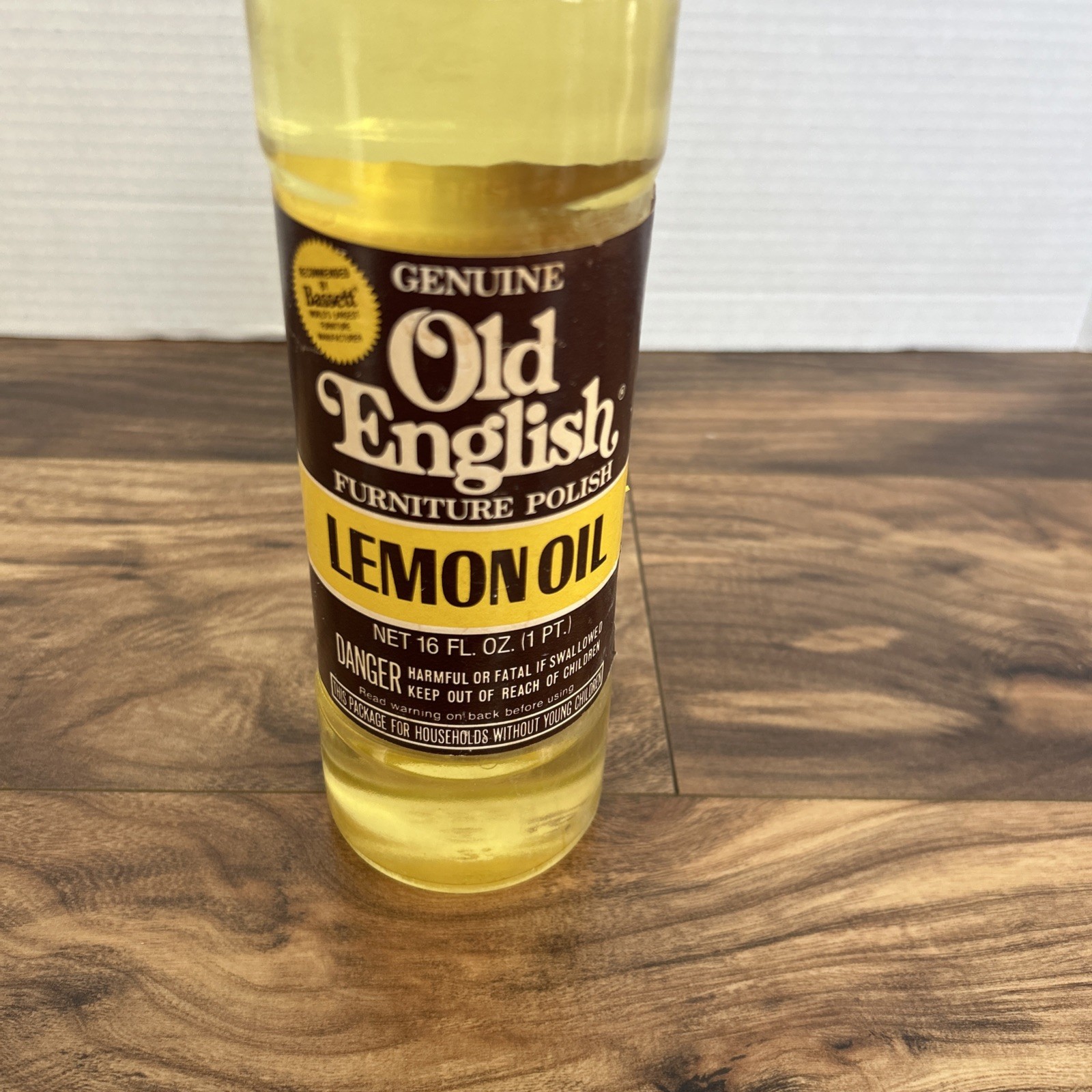 Old English Lemon Oil Furniture Polish FULL 16 Oz GLASS Bottle Vtg NOS PROP