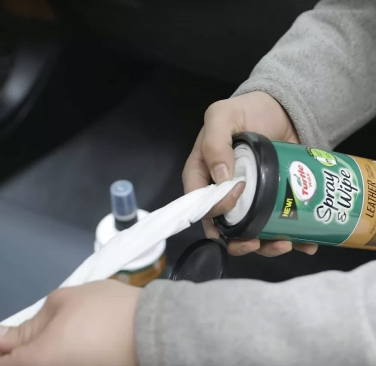 Turtle Wax Spray & Wipe Car Interior Wipes (Leather)