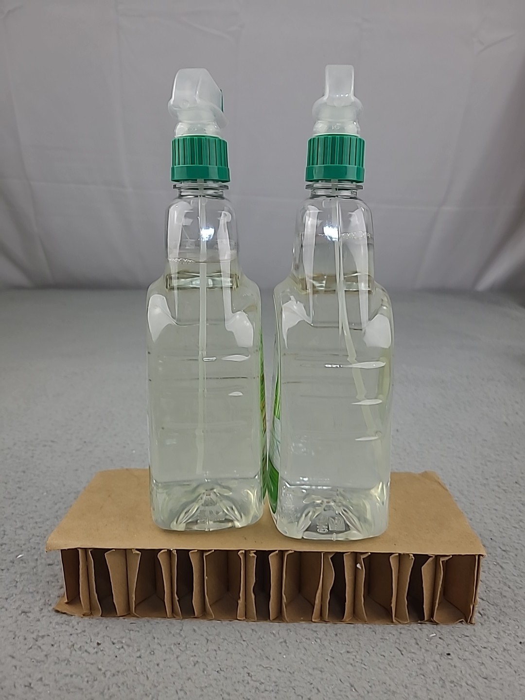 2x The Works TUB SHOWER Cleaner SPRAY 32 oz Ea Soap Scum Rust Non Aerosol NEW