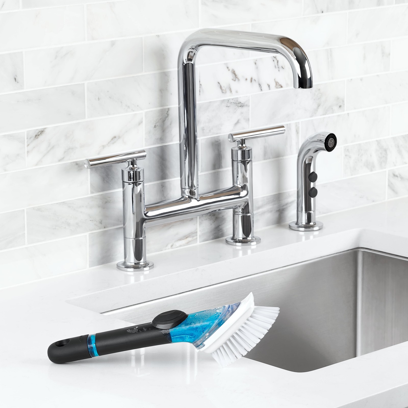 OXO SoftWorks Soap Dispensing Dish Brush – Lever