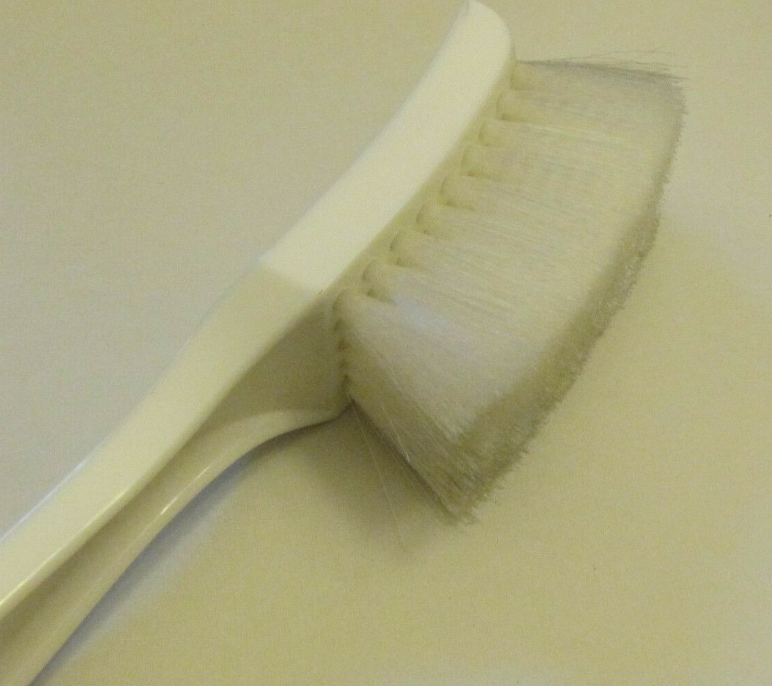 Soft Utility White Brush -7″Length J02000