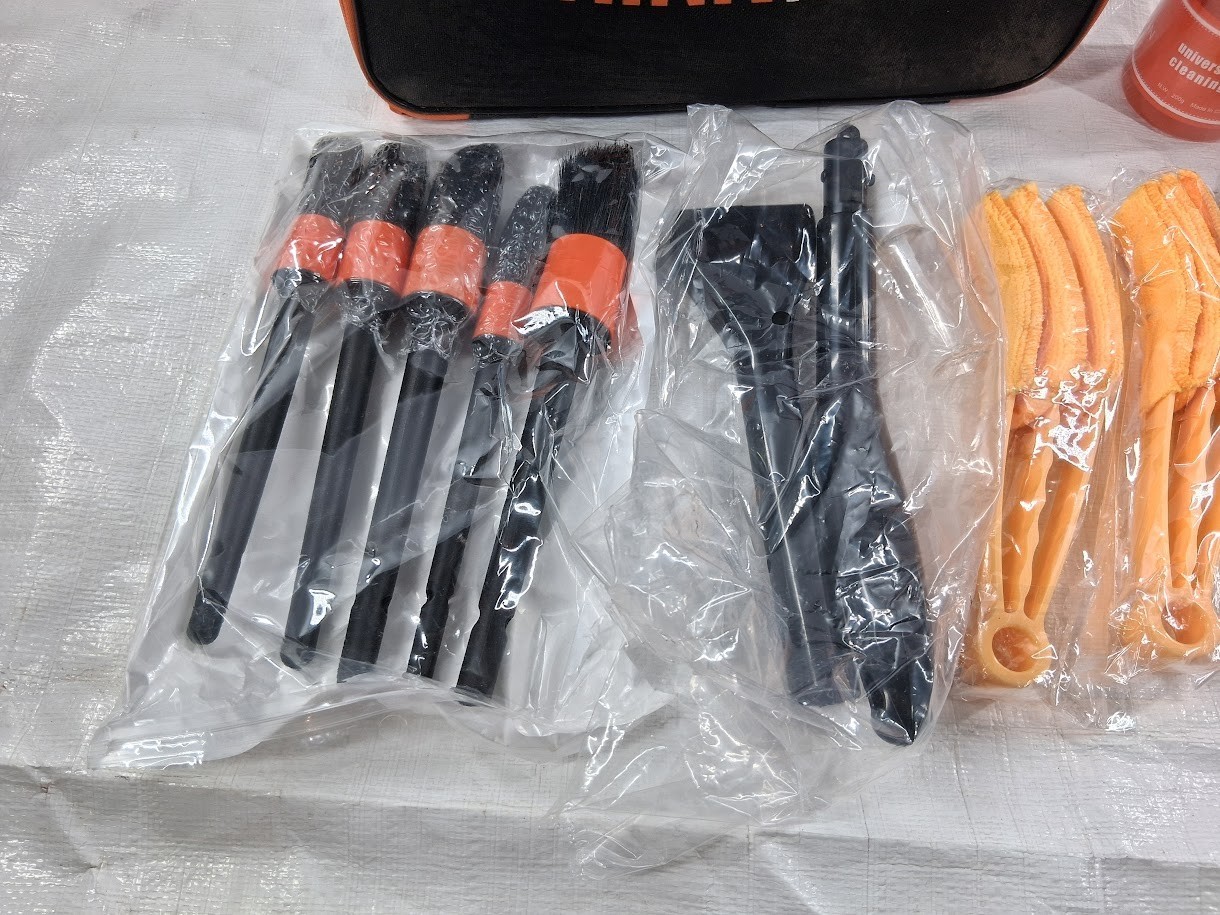 THINKWORK Car Detailing Cleaning Kit Interior Detailing Brushes Towels Case