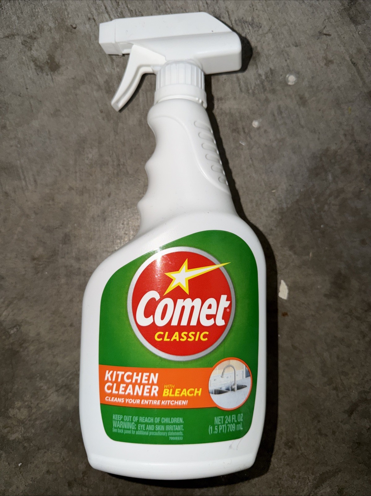 Comet Classic Kitchen Cleaner With Bleach 24 oz