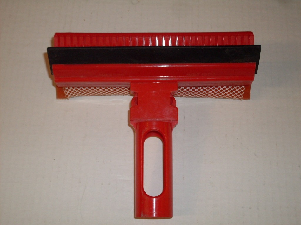 Windshield Sponge/Squeegee with Attached Cleaner Spray-reservoir and Travel bag