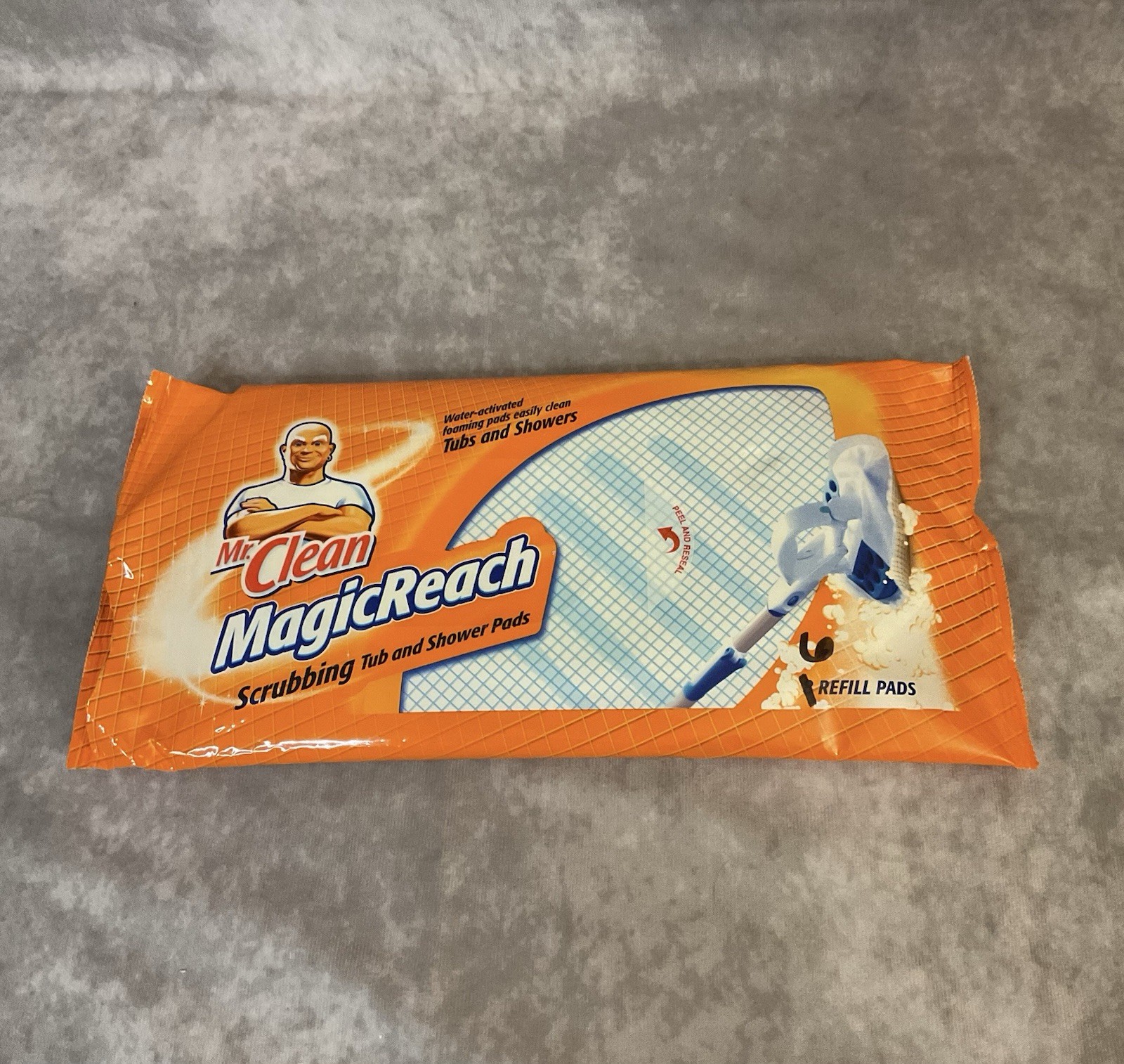 MR. CLEAN MAGIC REACH SCRUBBING TUB & SHOWER REFILL PADS OPEN PACK OF 6 PADS