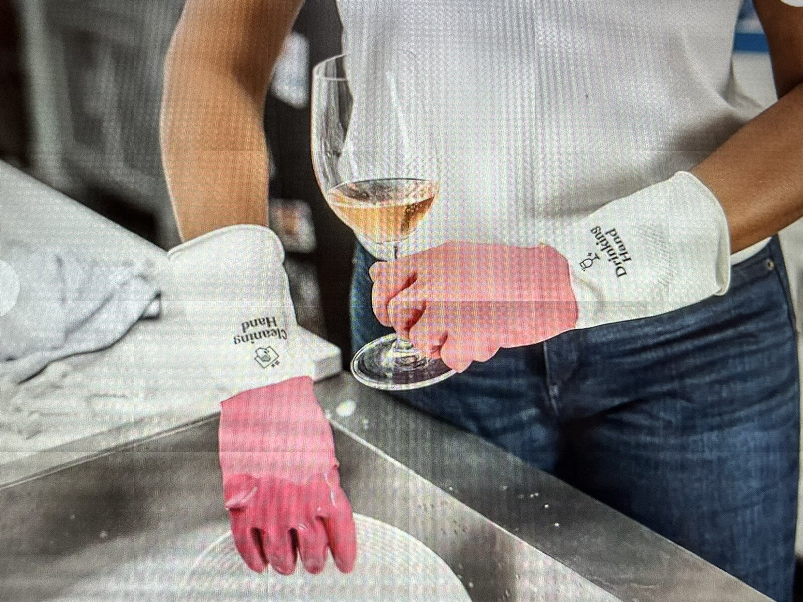 Wine Wash CO. Pink & White Household Cleaning & Drinking Gloves Reusable – NIB