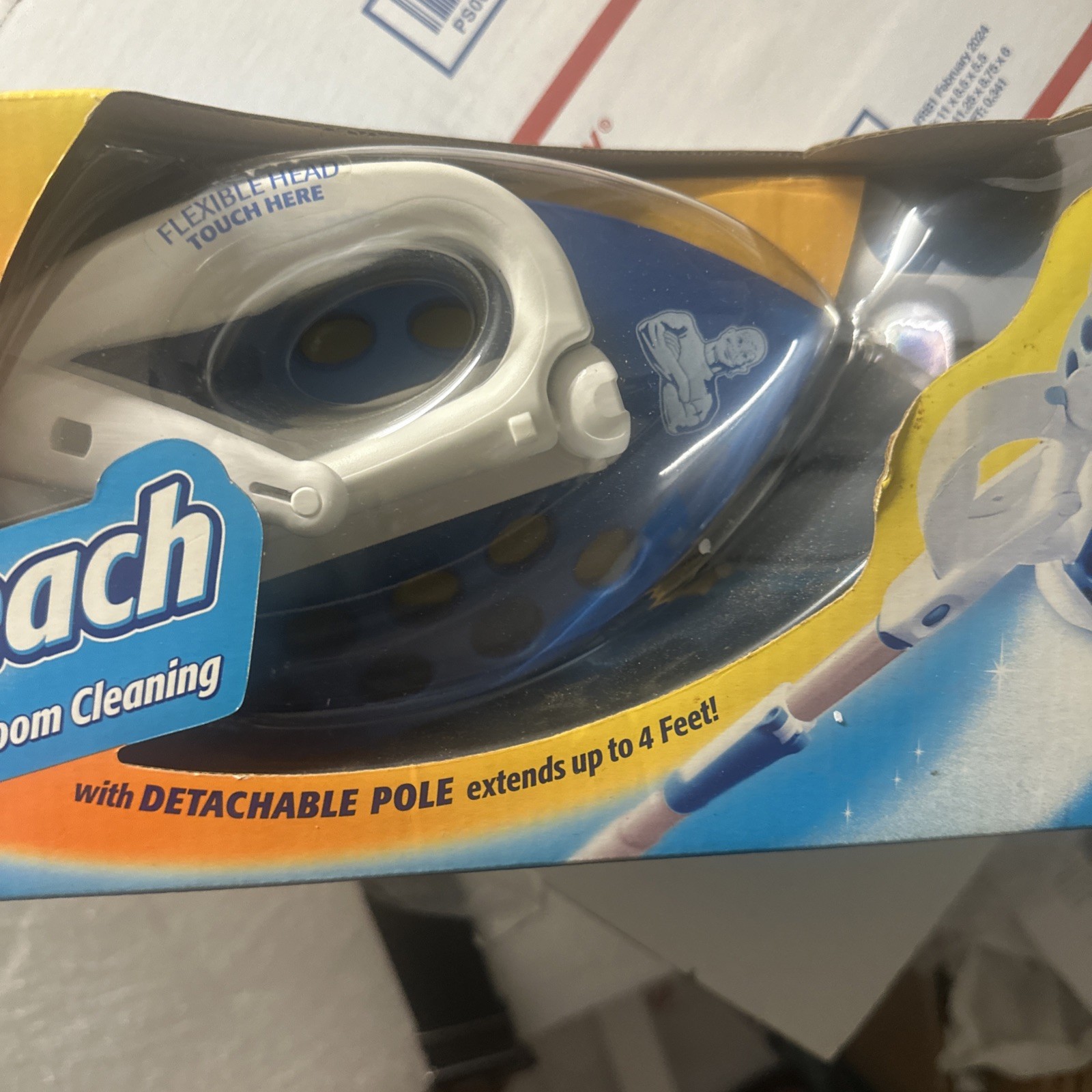 NEW Mr Clean Magic Reach All In One Cleaning Tool Starter Kit Detachable Pole