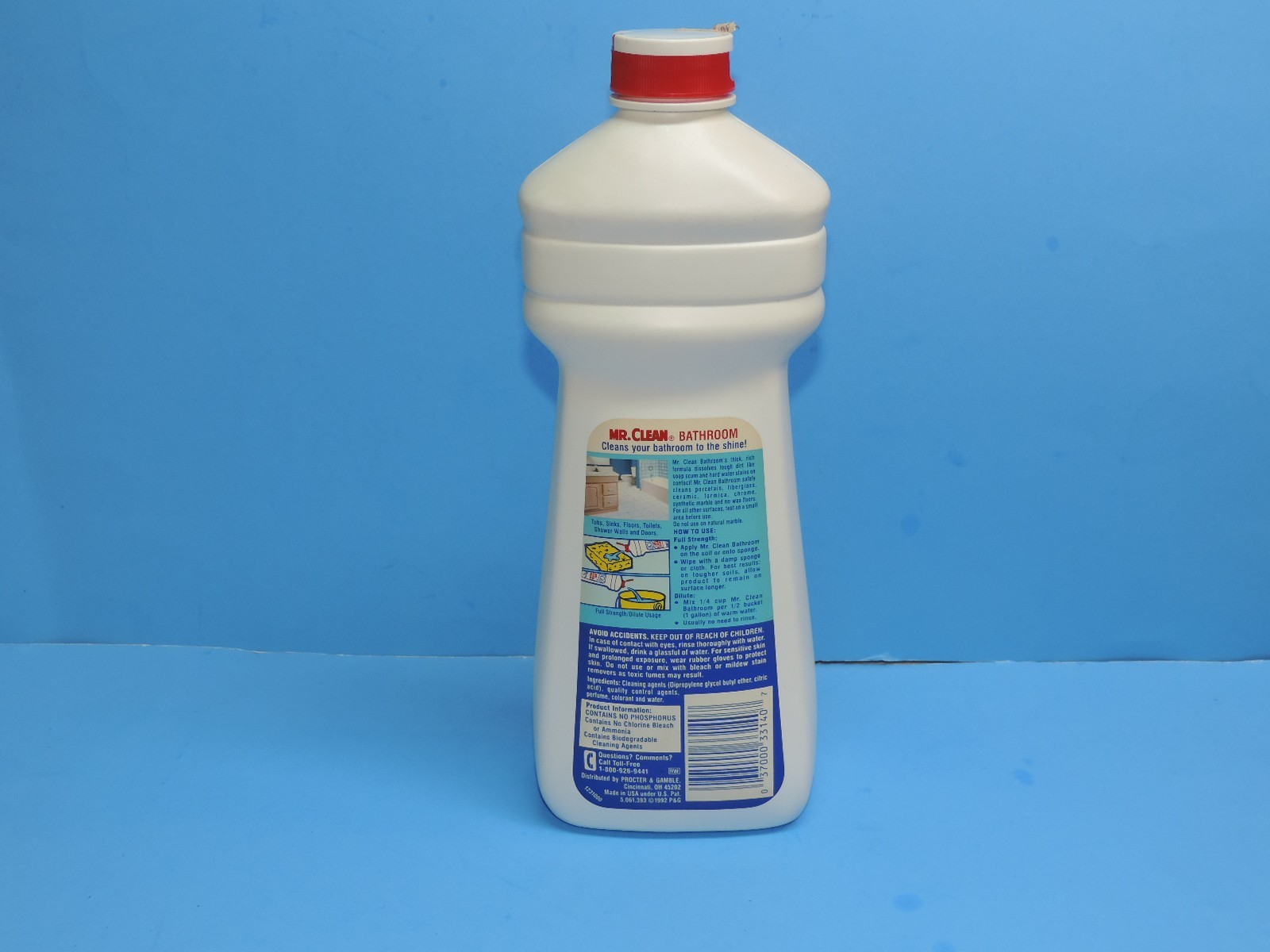 VTG. MR CLEAN BATHROOM CLEANER 28oz. BOTTLE 1992 SOAP SCUM RETRO MOVIE PROP