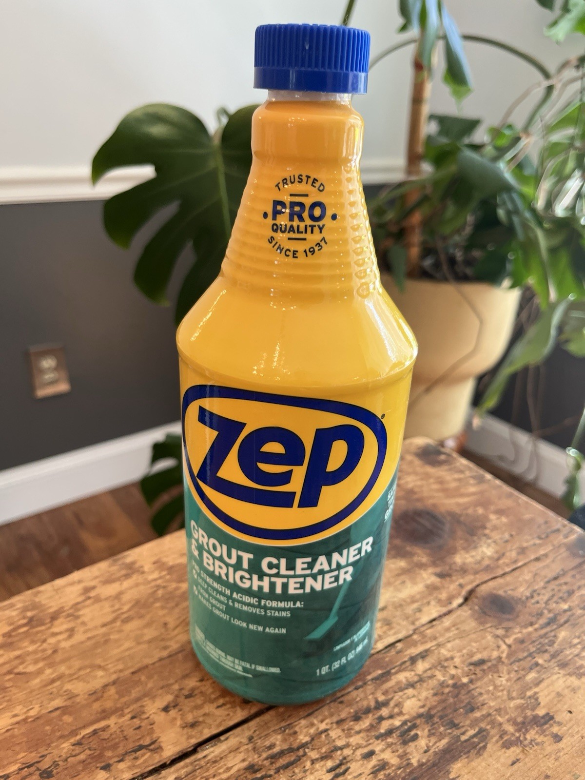 Zep GROUT CLEANER & Whitener 32 oz. Professional Strength Stains Lines ZU104632