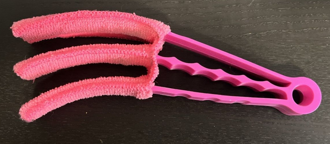 Microfiber Venetian Blind Blade Cleaner