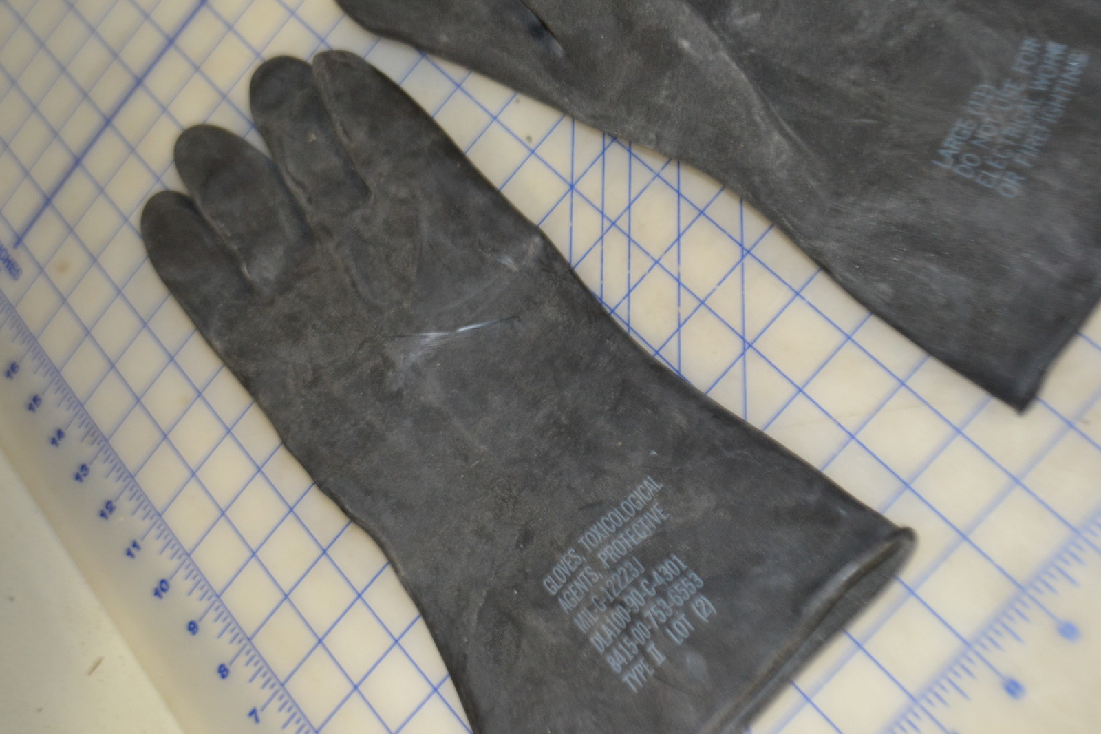 *1 pair great cleaning gloves rubberized thick size LARGE black heavy duty