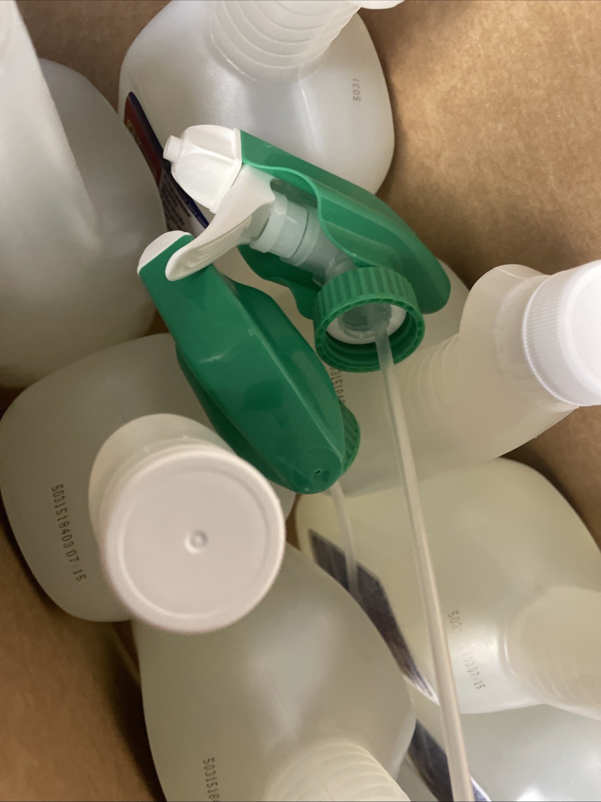 8 PACK! P&G Professional 32fl oz per bottle Comet Cleaner With Bleach