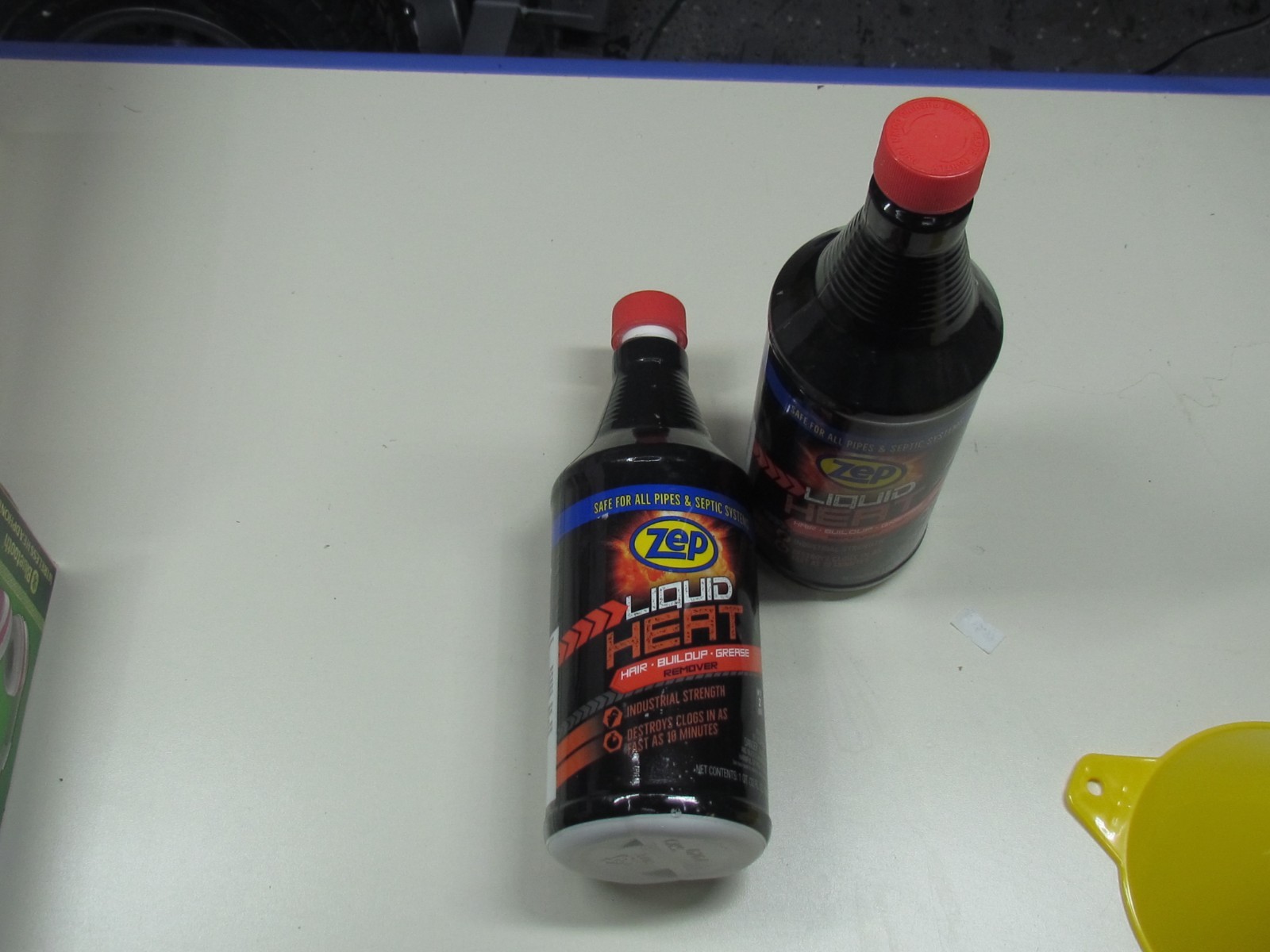 ZEP Liquid Heat Hair -Buildup- Grease Remover Safe For All Pipes 32 OZ Pack of 2