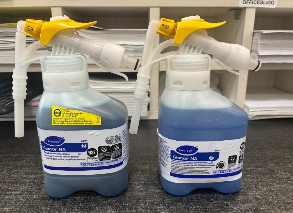 Diversey Glance NA Glass & Multi-Surface Cleaner RTD 1.5L 2-Pack Lot 100975198